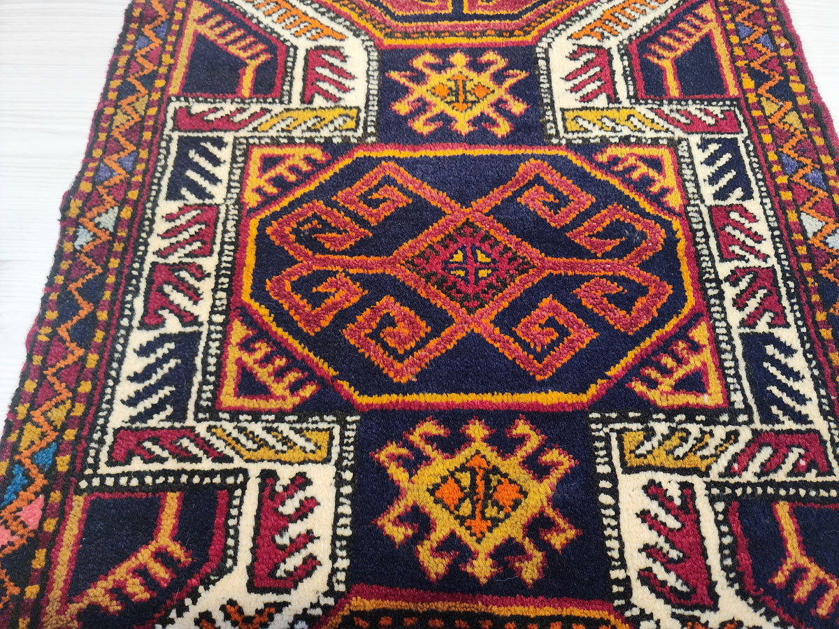 Vintage Yörük rug in red, blue and orange, 1'8" x 3'1", photo 5