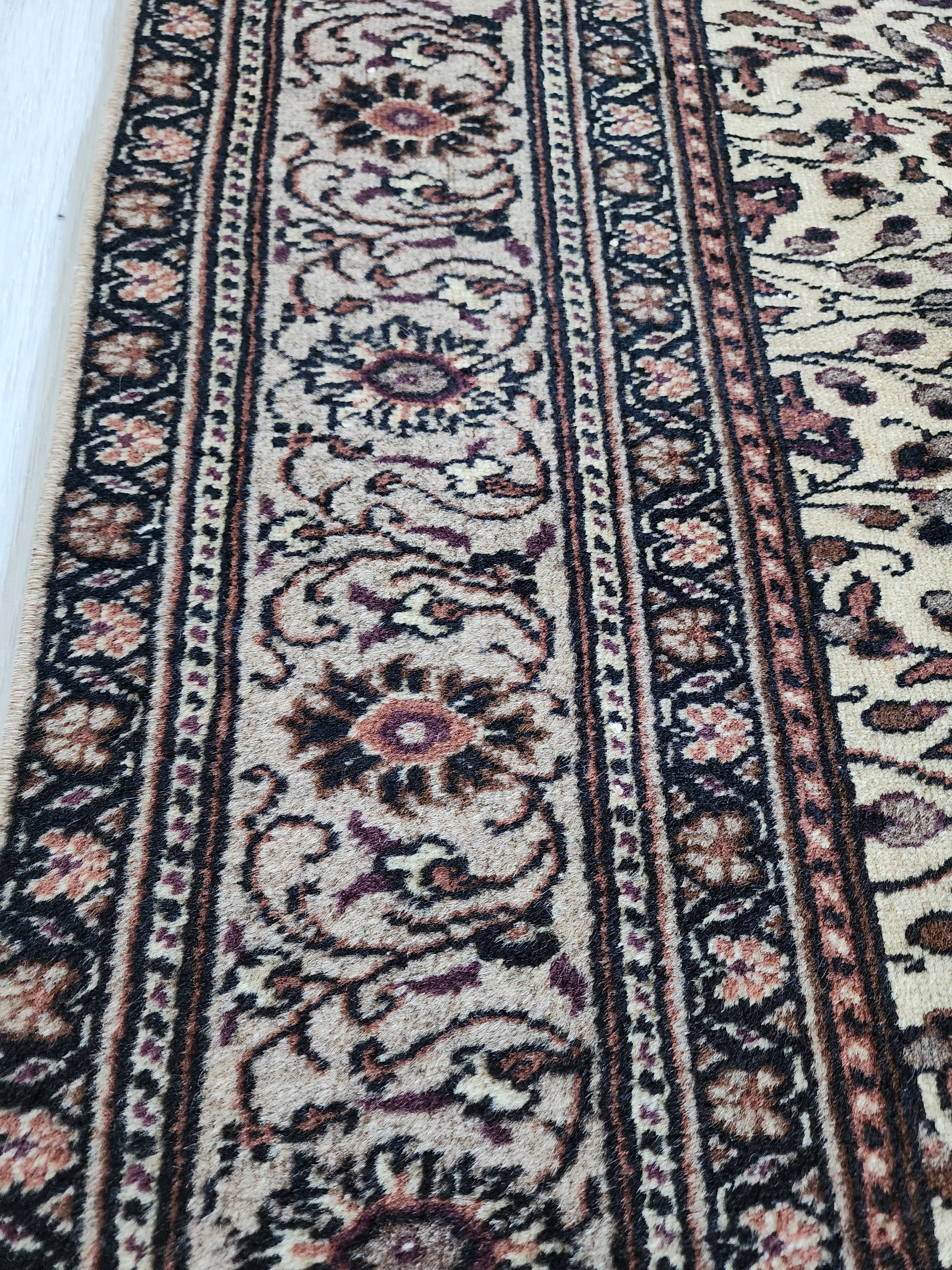 vintage Kayseri Wool Area Rug — colour close-up