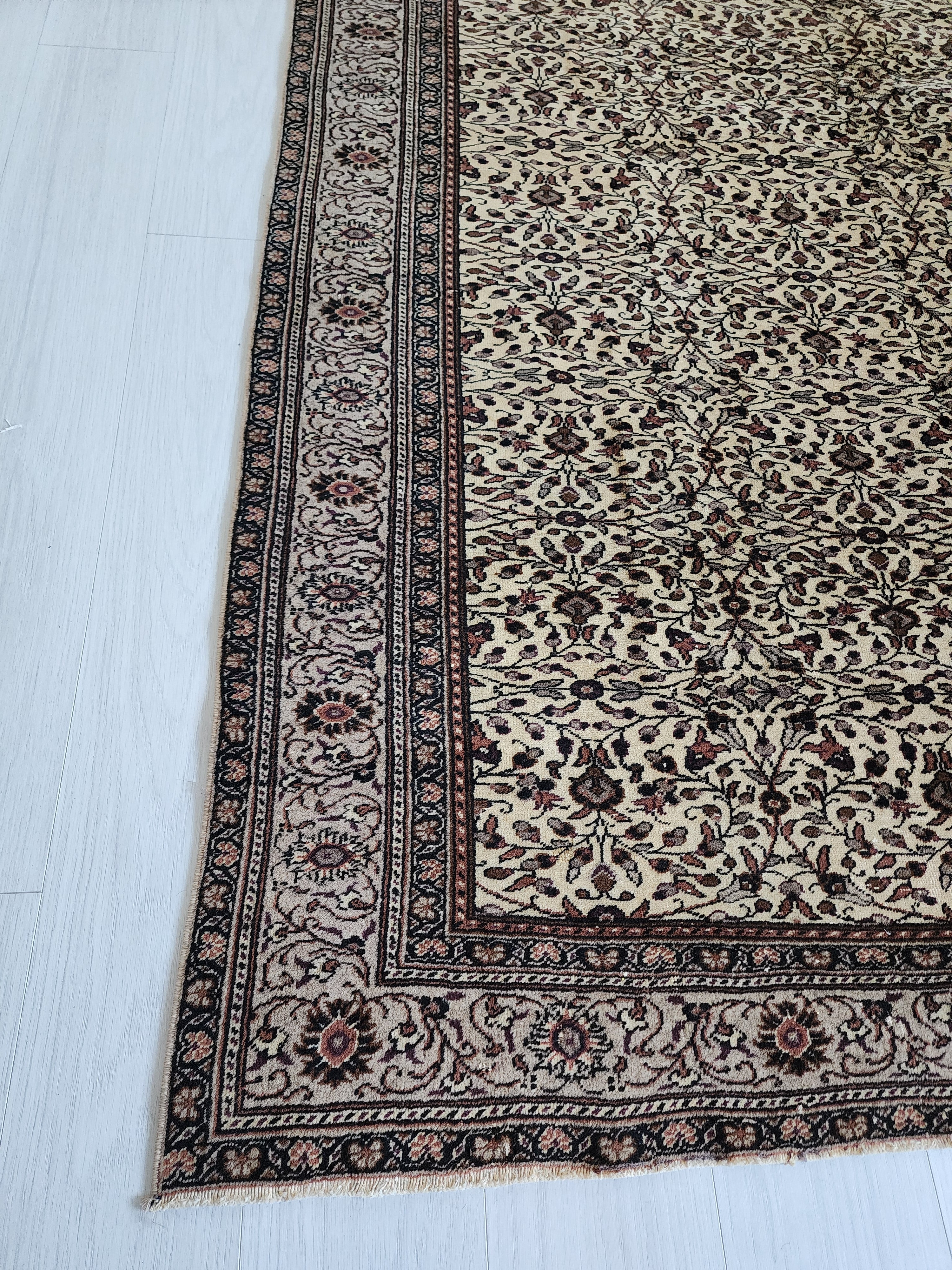 vintage Kayseri Wool Area Rug — pattern close-up