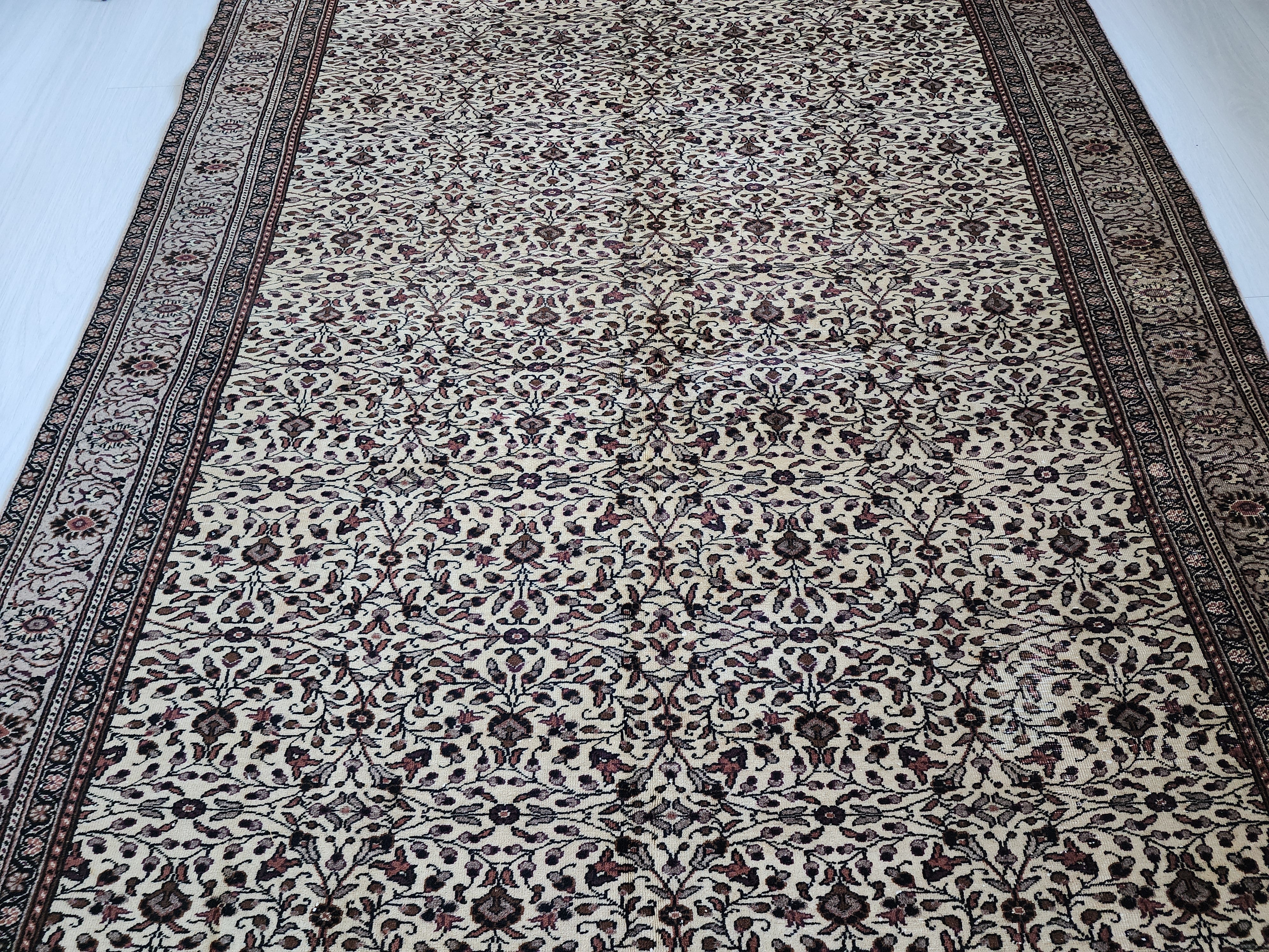 vintage Kayseri Wool Area Rug — corner detail