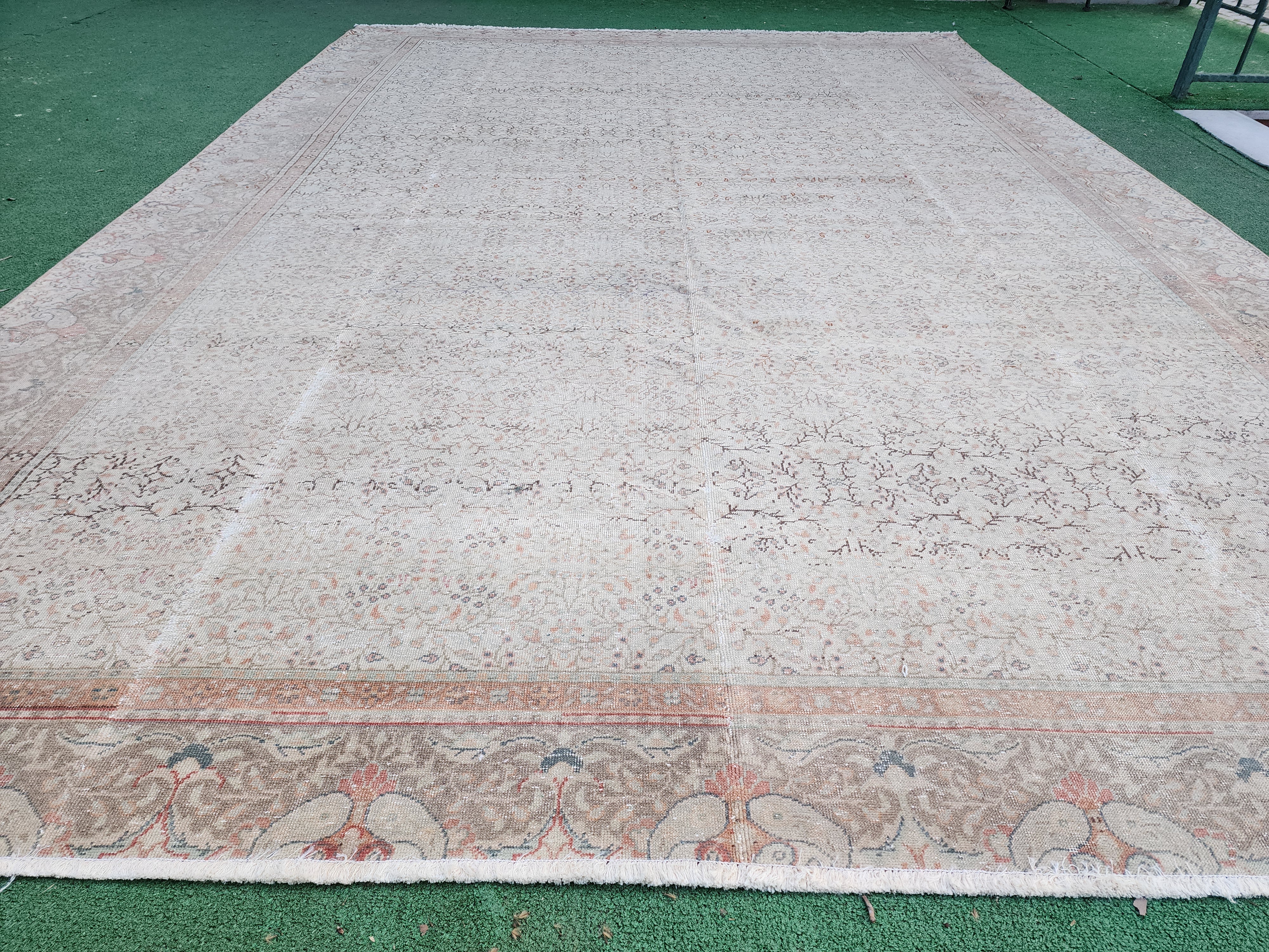 antique Oushak Wool Large Area Rug — border pattern