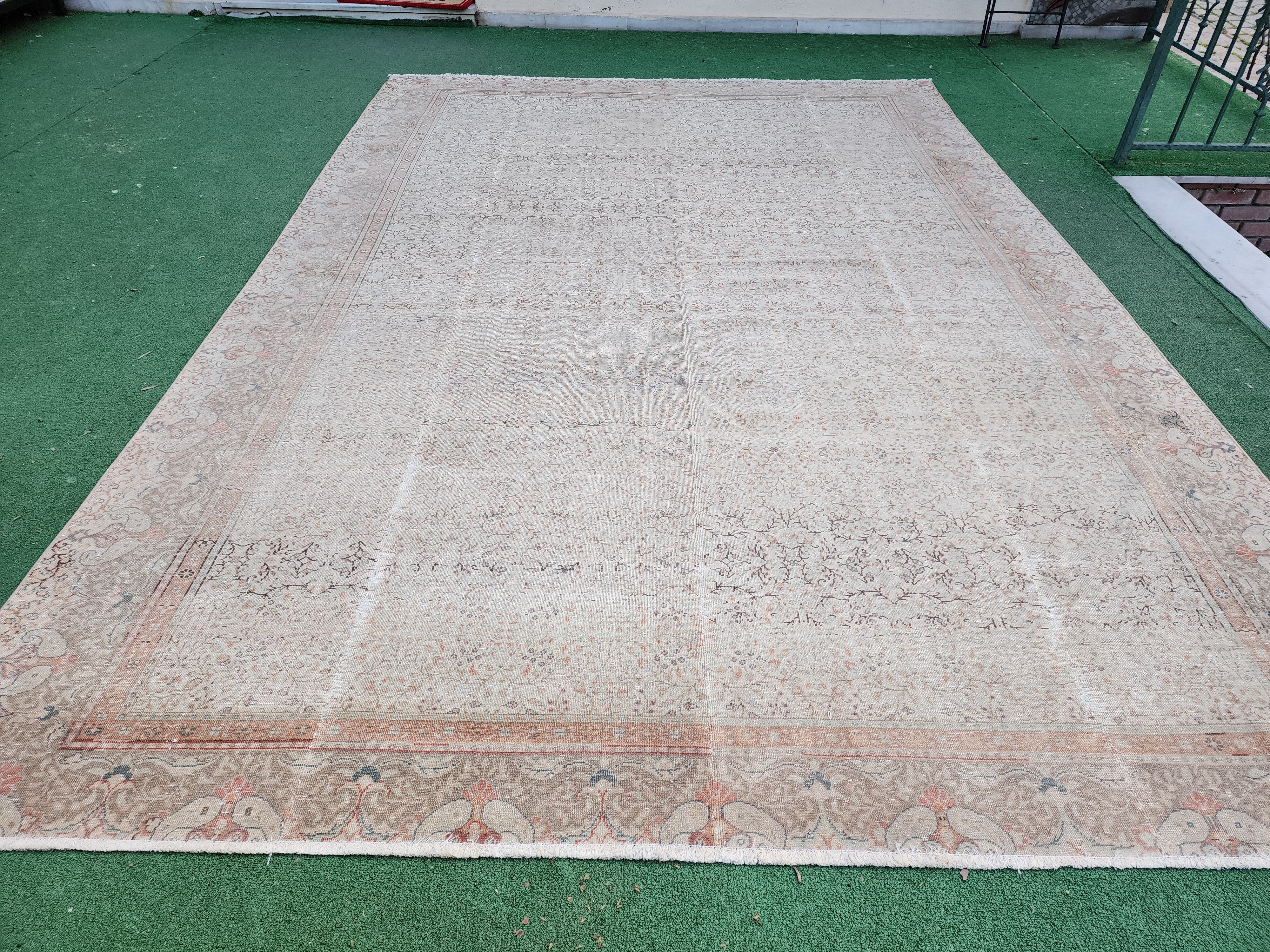 antique Oushak Wool Large Area Rug — pattern close-up