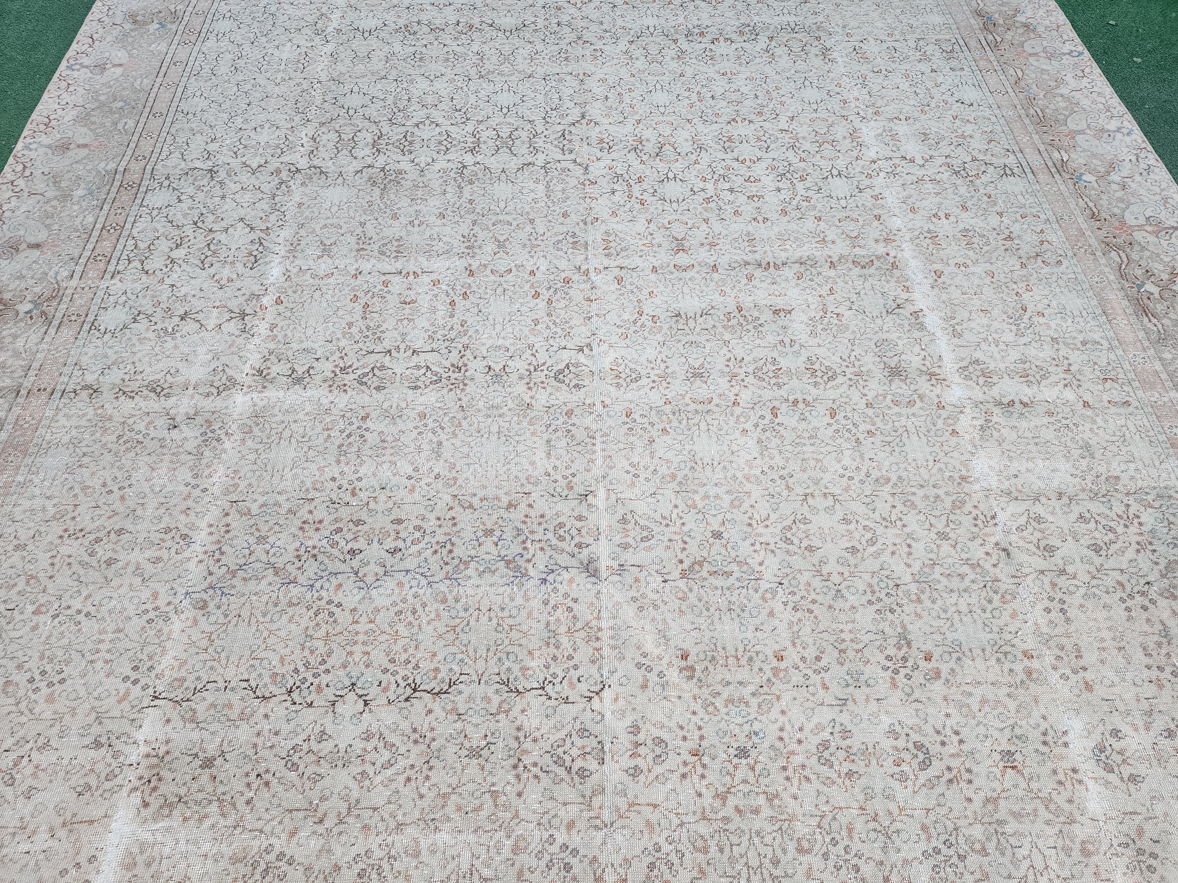 antique Oushak Wool Large Area Rug — corner detail