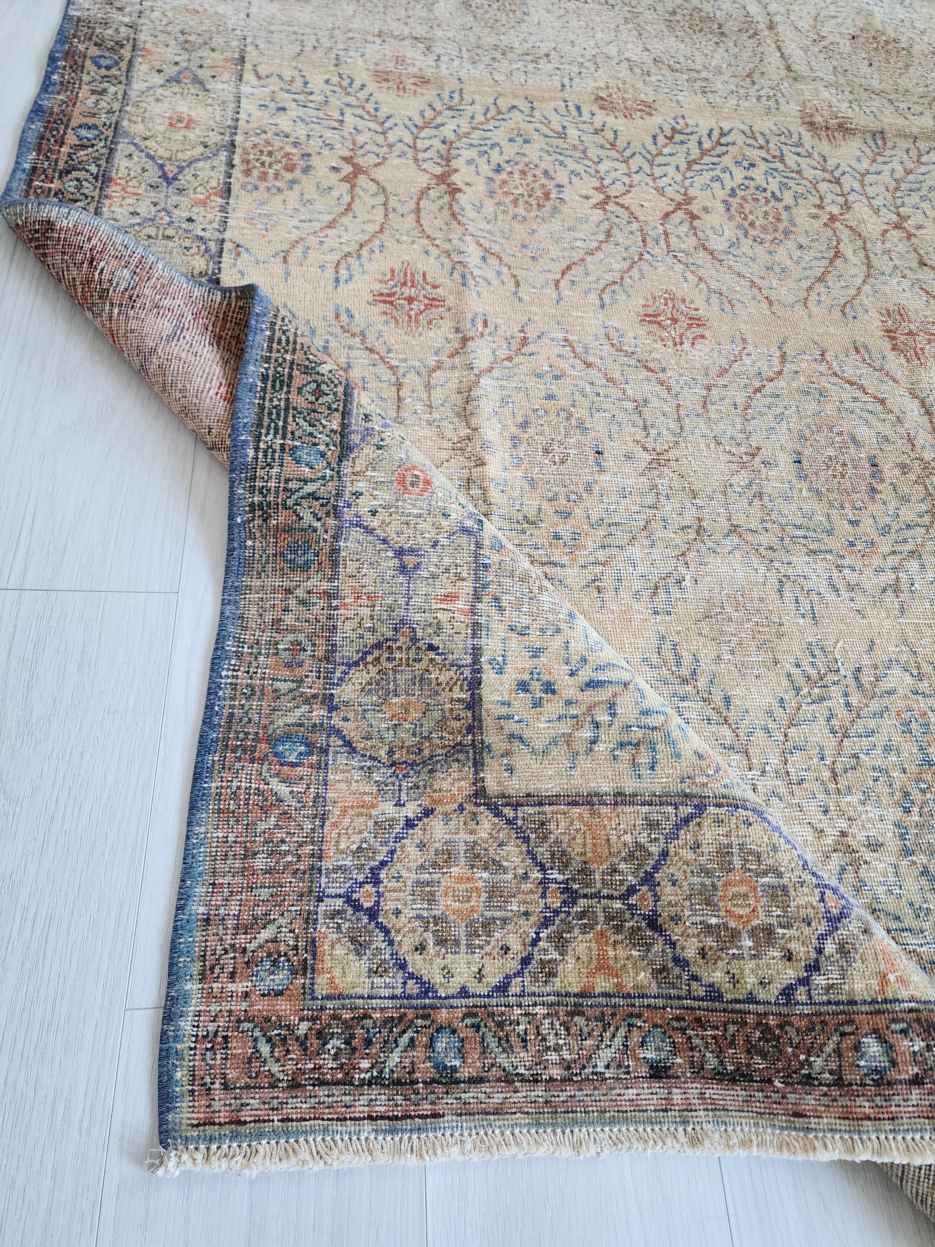 antique Kayseri Silk Large Area Rug — border pattern