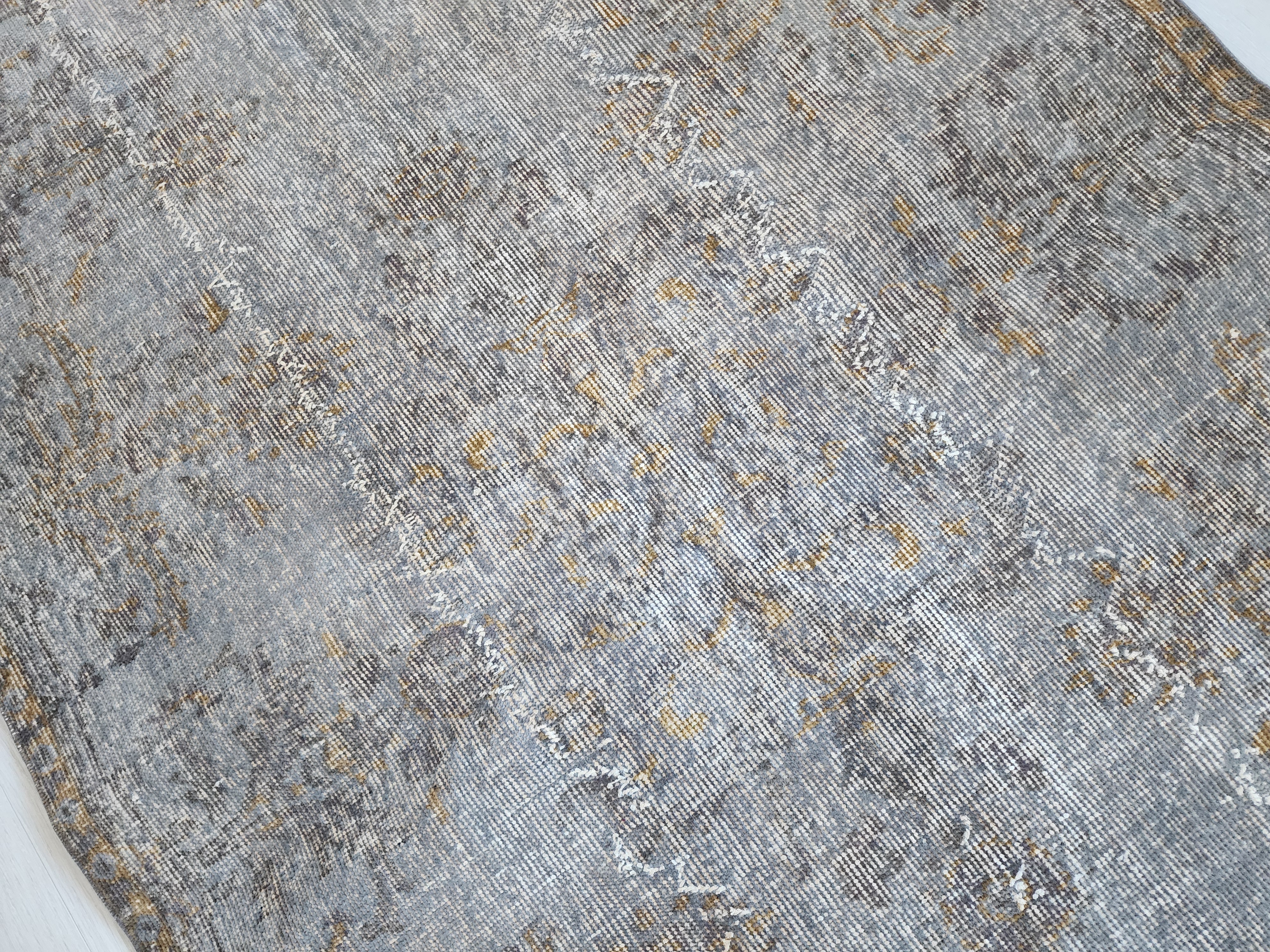vintage Anatolian Wool Small Rug — pattern close-up