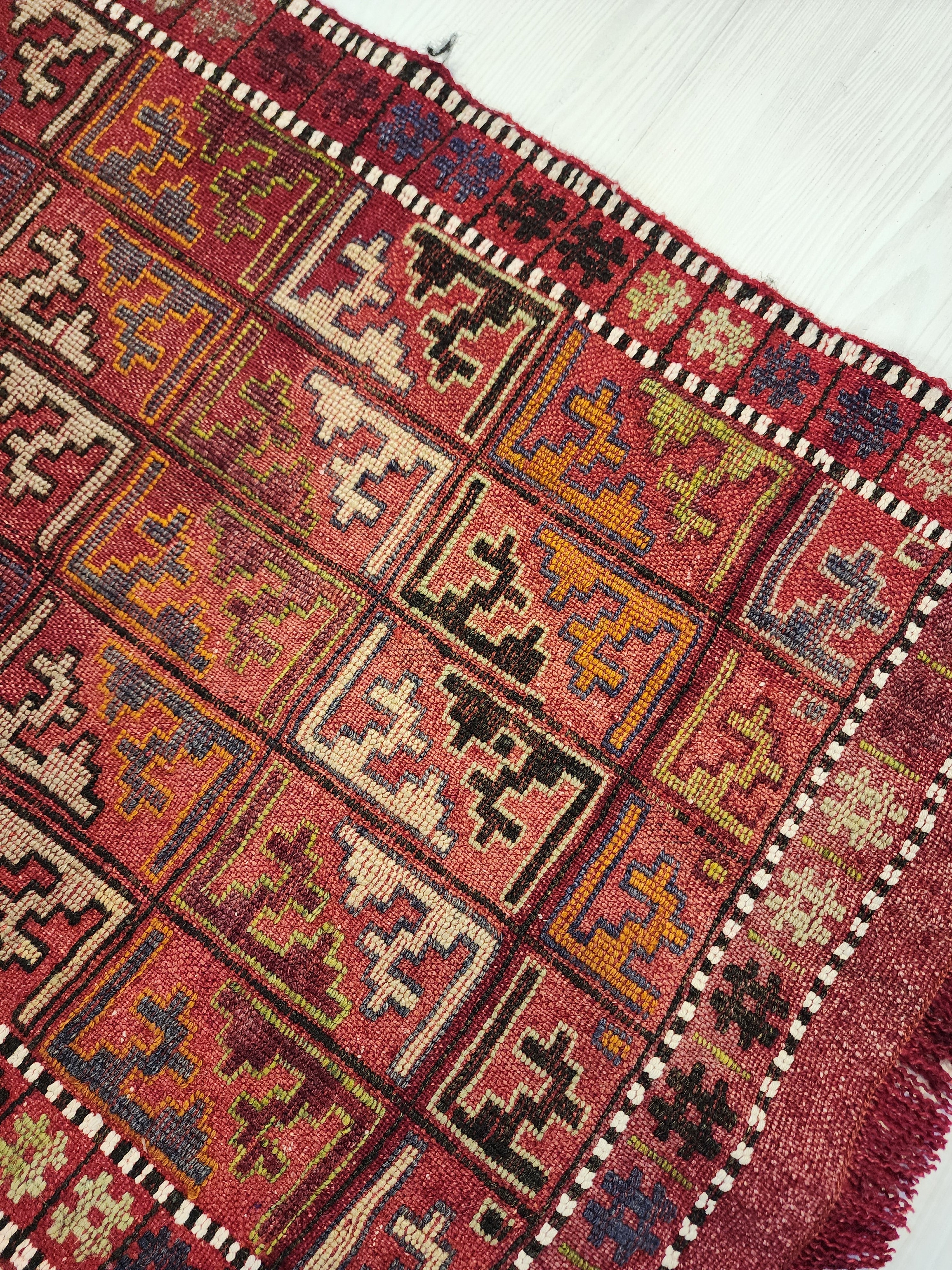vintage Konya Wool Small Rug — pattern close-up