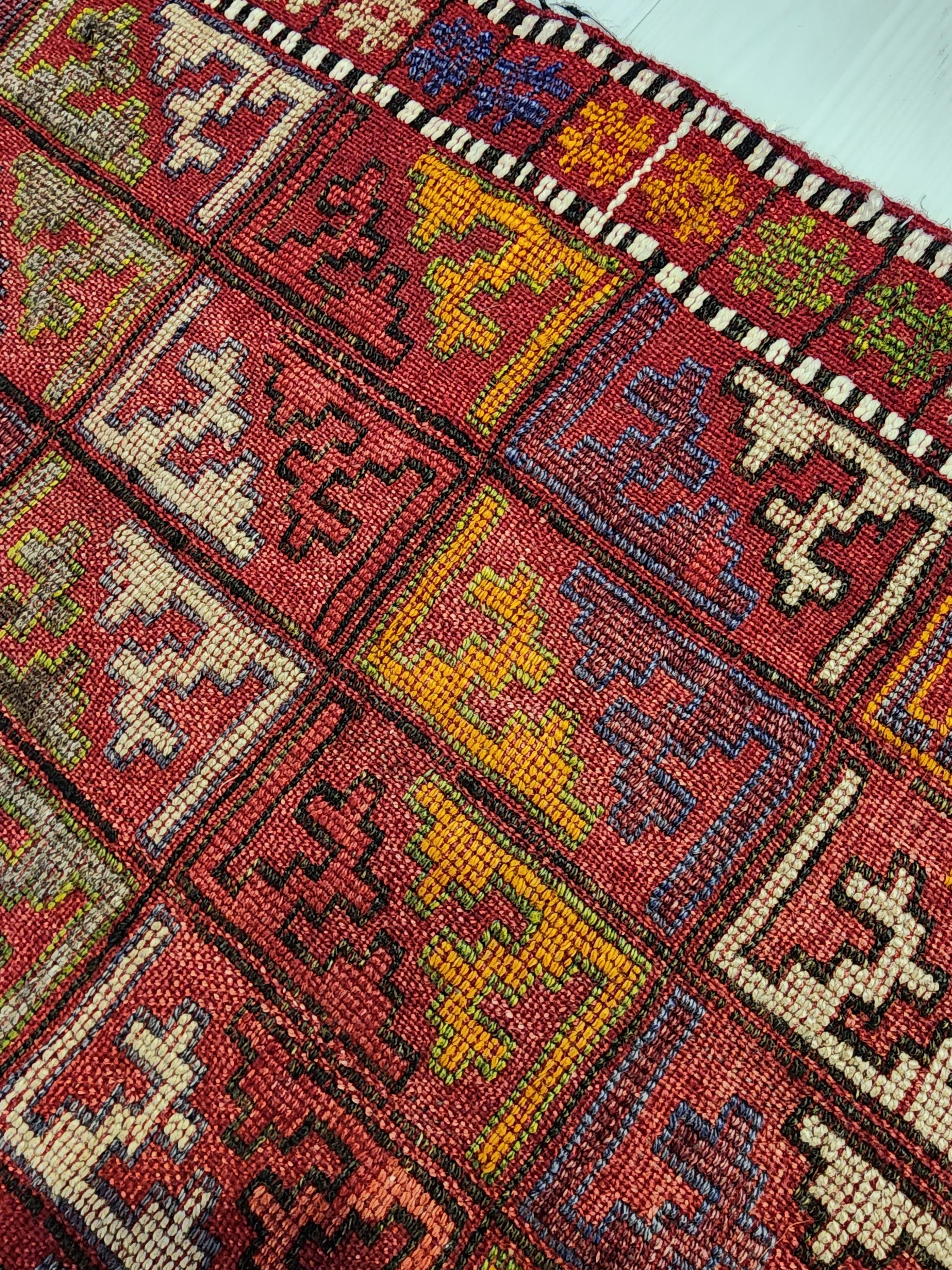 vintage Konya Wool Small Rug — corner detail