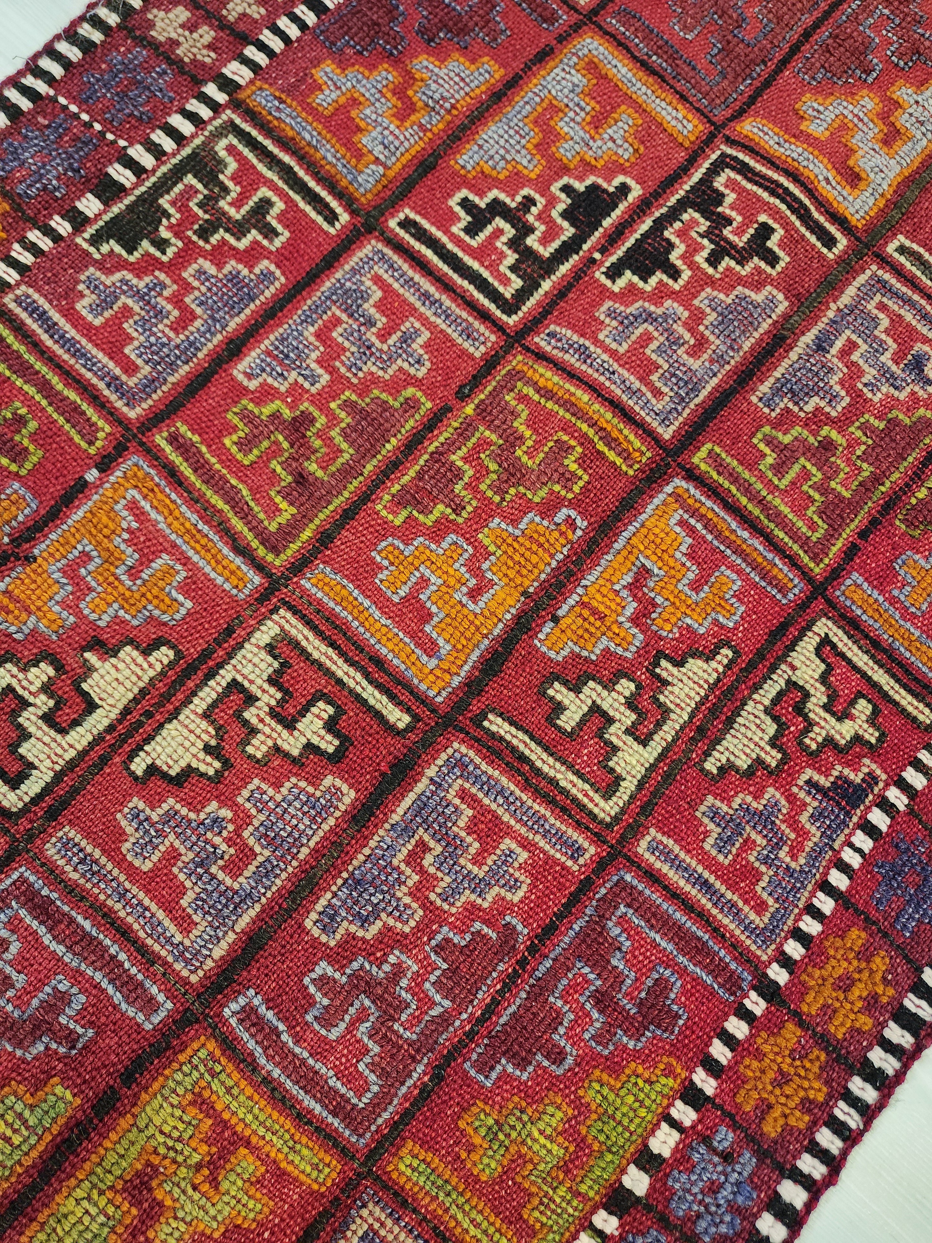 vintage Konya Wool Small Rug — edge weave