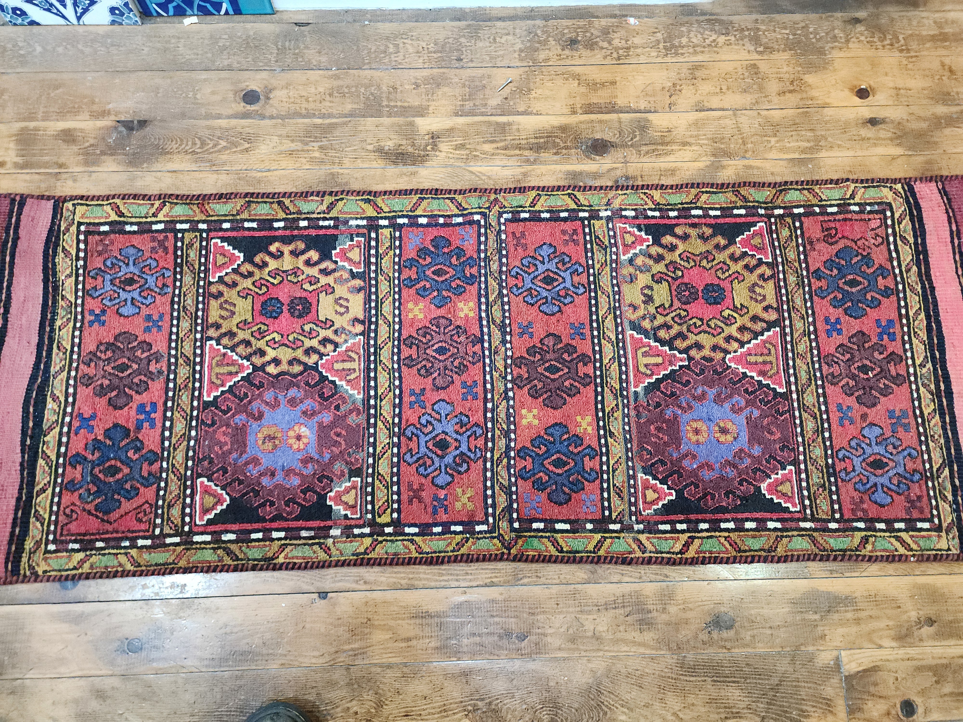 vintage Soumak Wool Runner Rug — border pattern