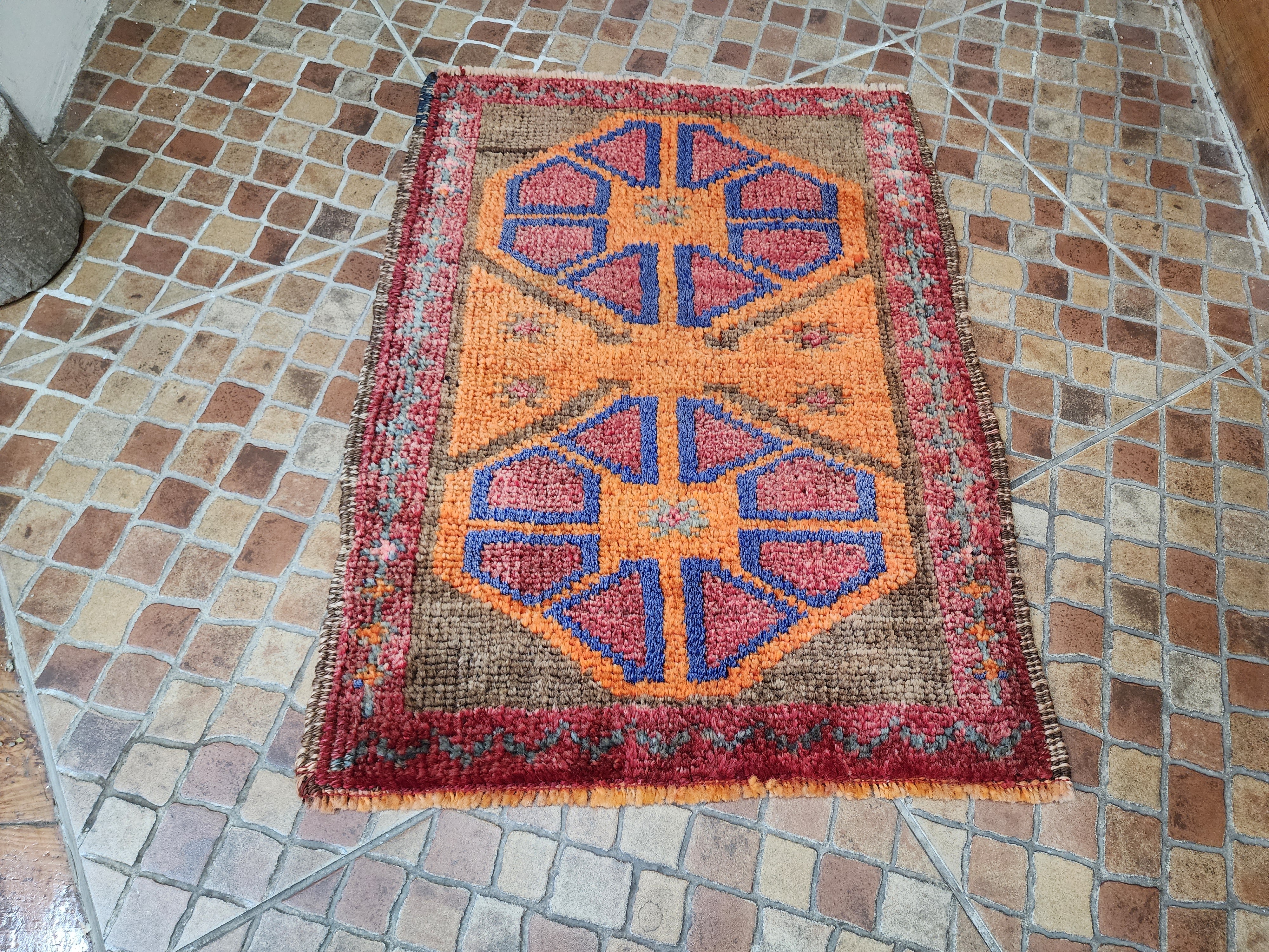 Rich Colors, Timeless Design, Turkish Kars Rug, 1'7'' x 2'1''