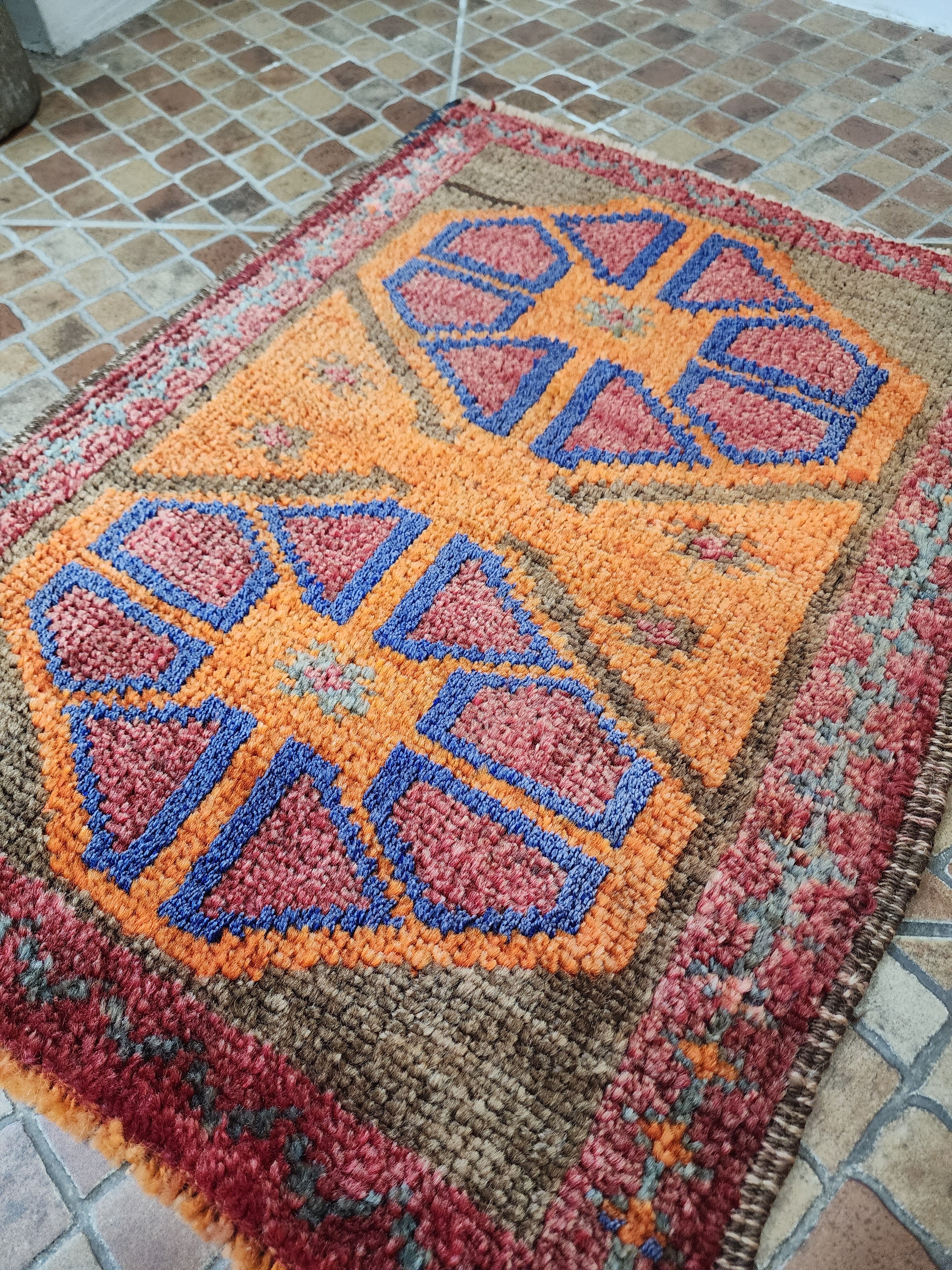 Rich Colors, Timeless Design, Turkish Kars Rug, 1'7'' x 2'1''