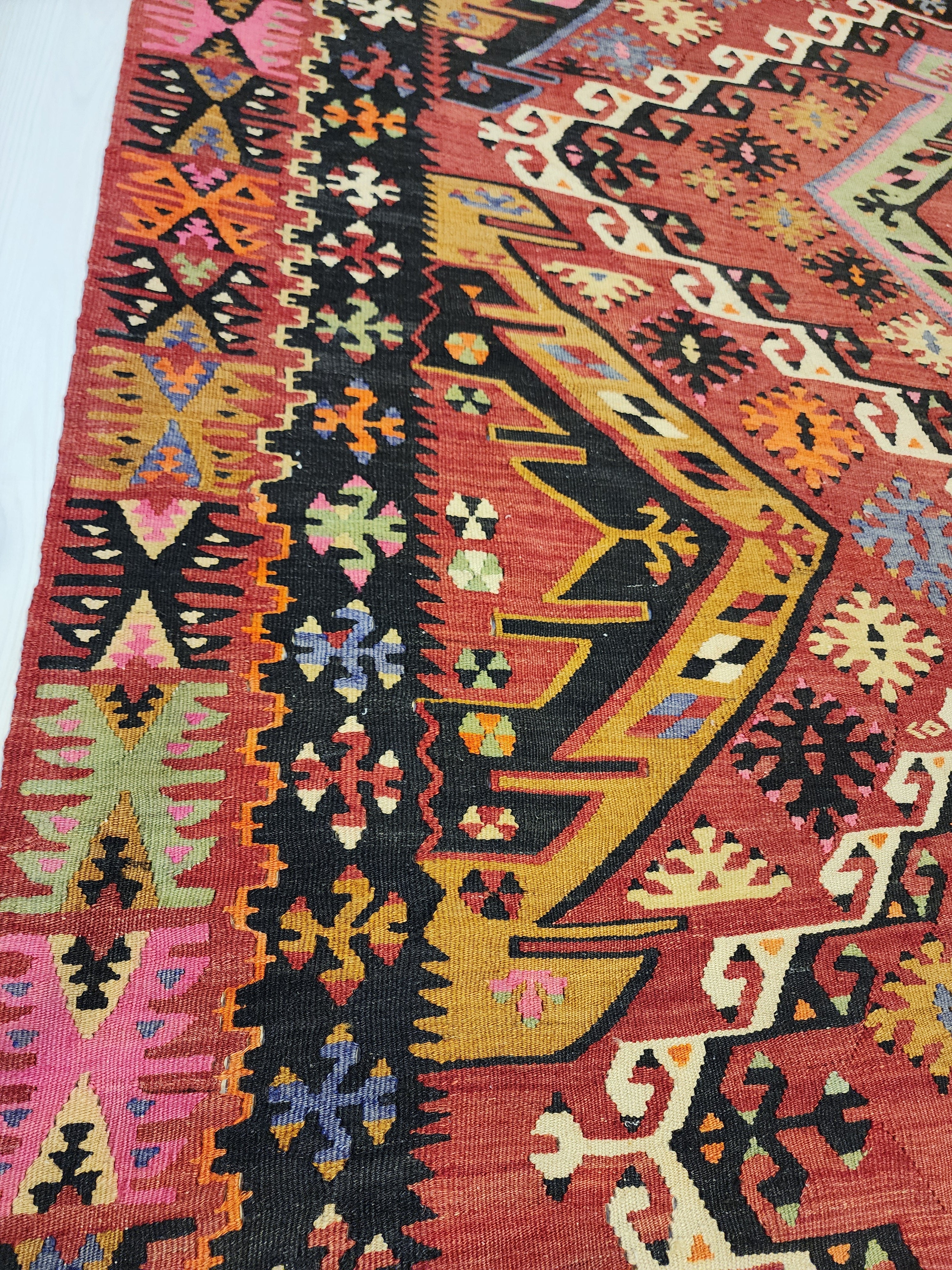 Handmade Turkish Kilim Rug: Vintage Wool Anatolian Boho Decor (9 ft x 5 ft 9 in)
