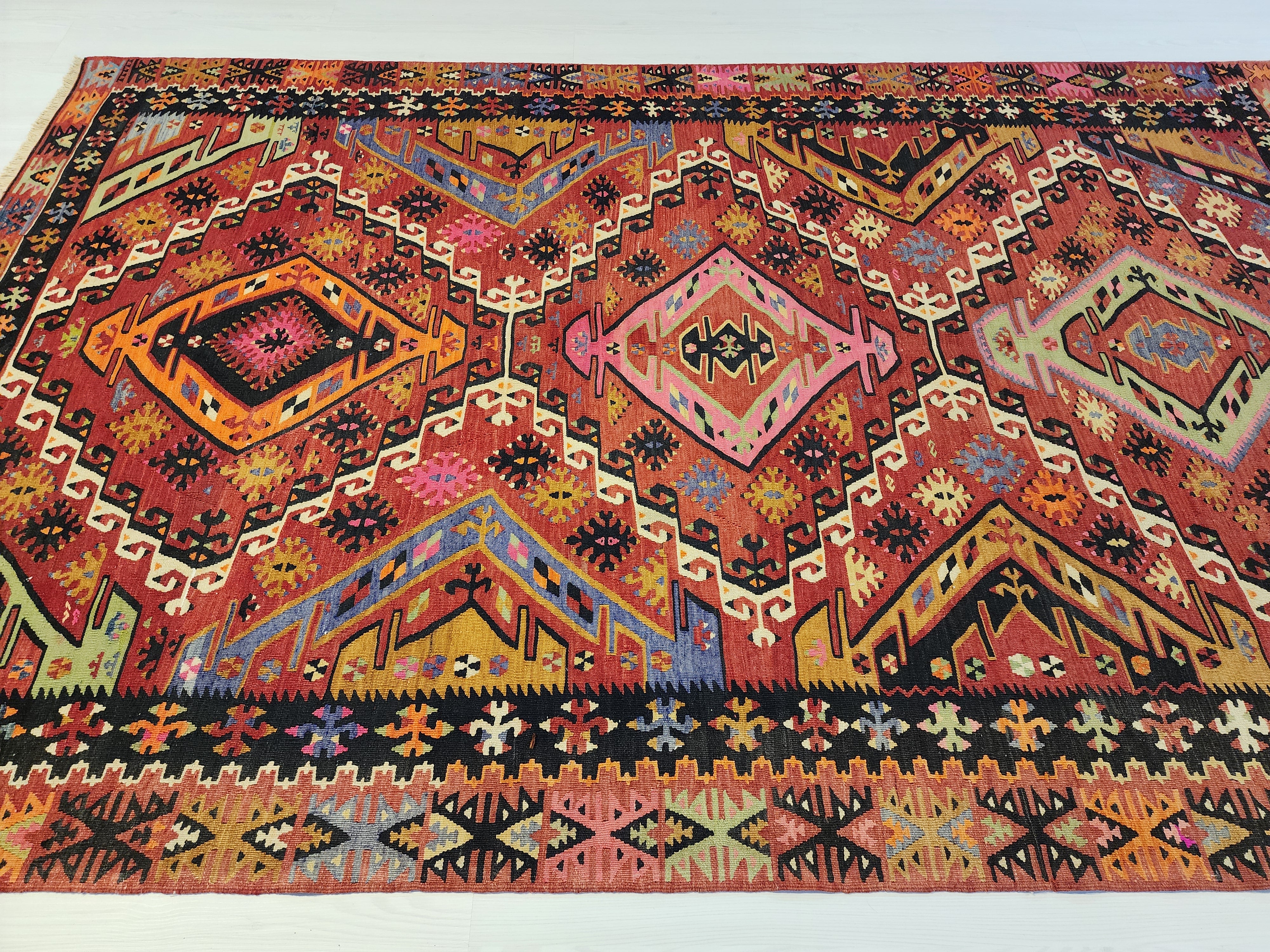 Handmade Turkish Kilim Rug: Vintage Wool Anatolian Boho Decor (9 ft x 5 ft 9 in)
