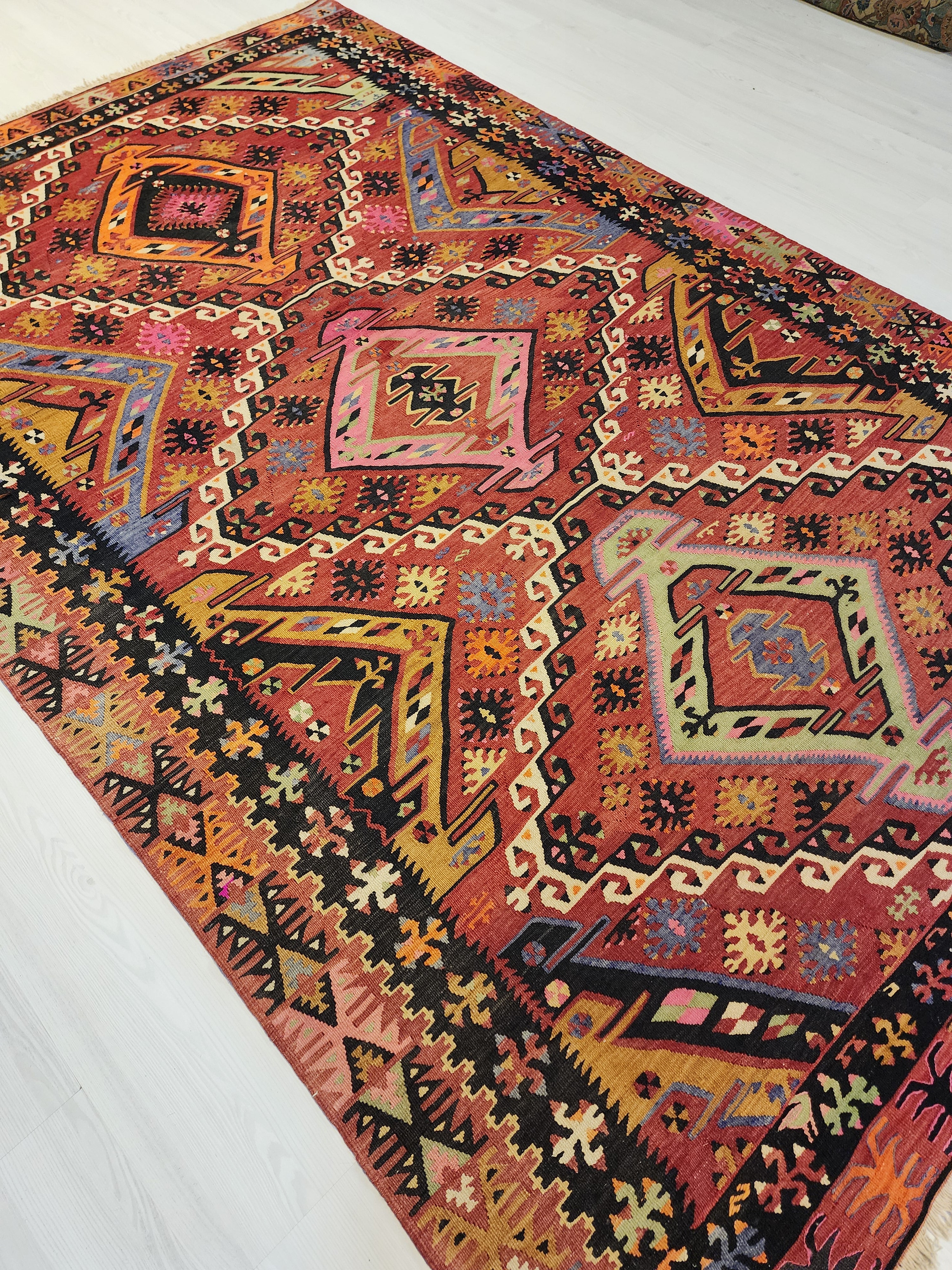 Handmade Turkish Kilim Rug: Vintage Wool Anatolian Boho Decor (9 ft x 5 ft 9 in)