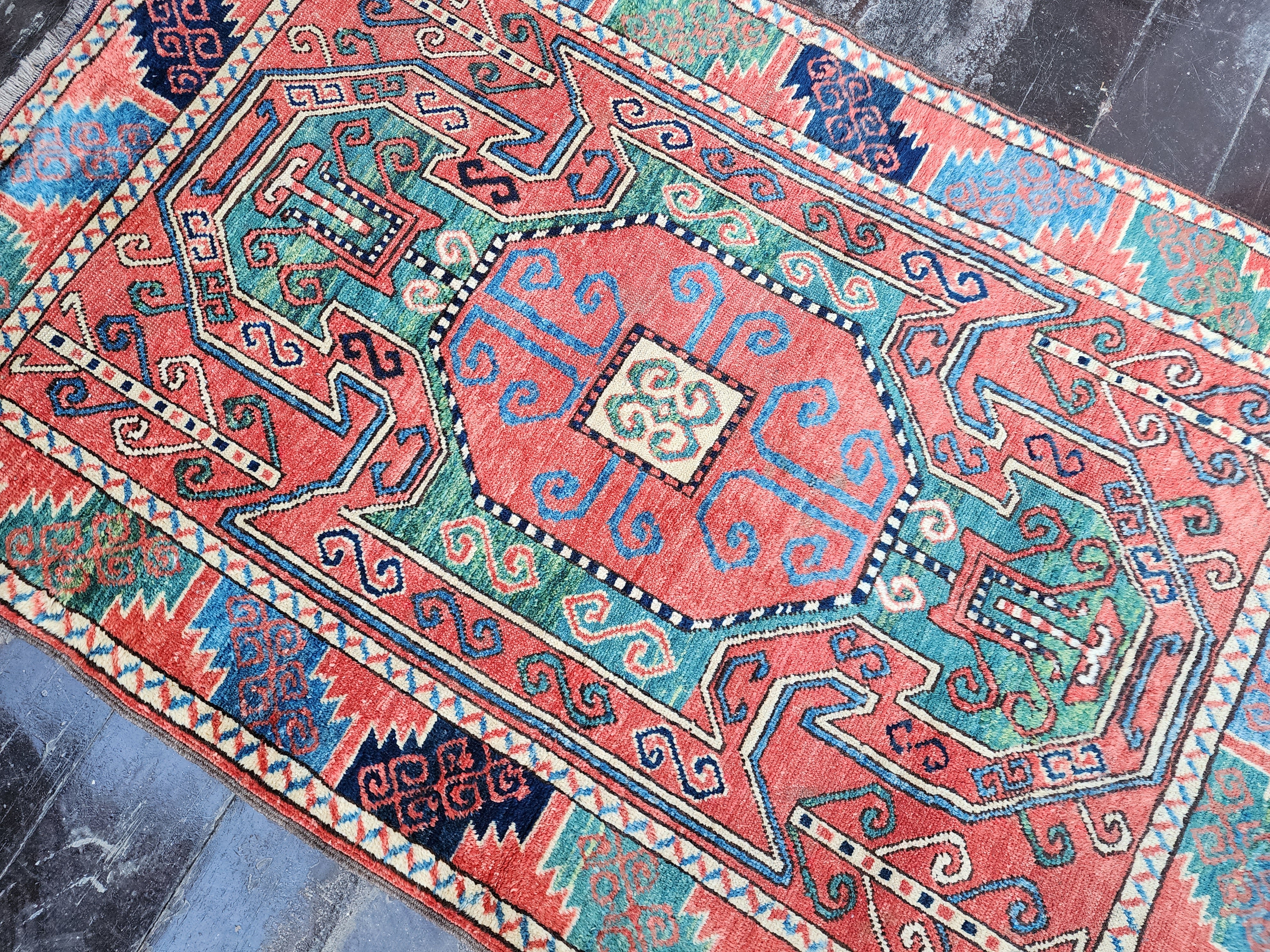 Vintage Anatolian Cal Rug 5'1''x3'4'' Medallion Design Turkish Rug