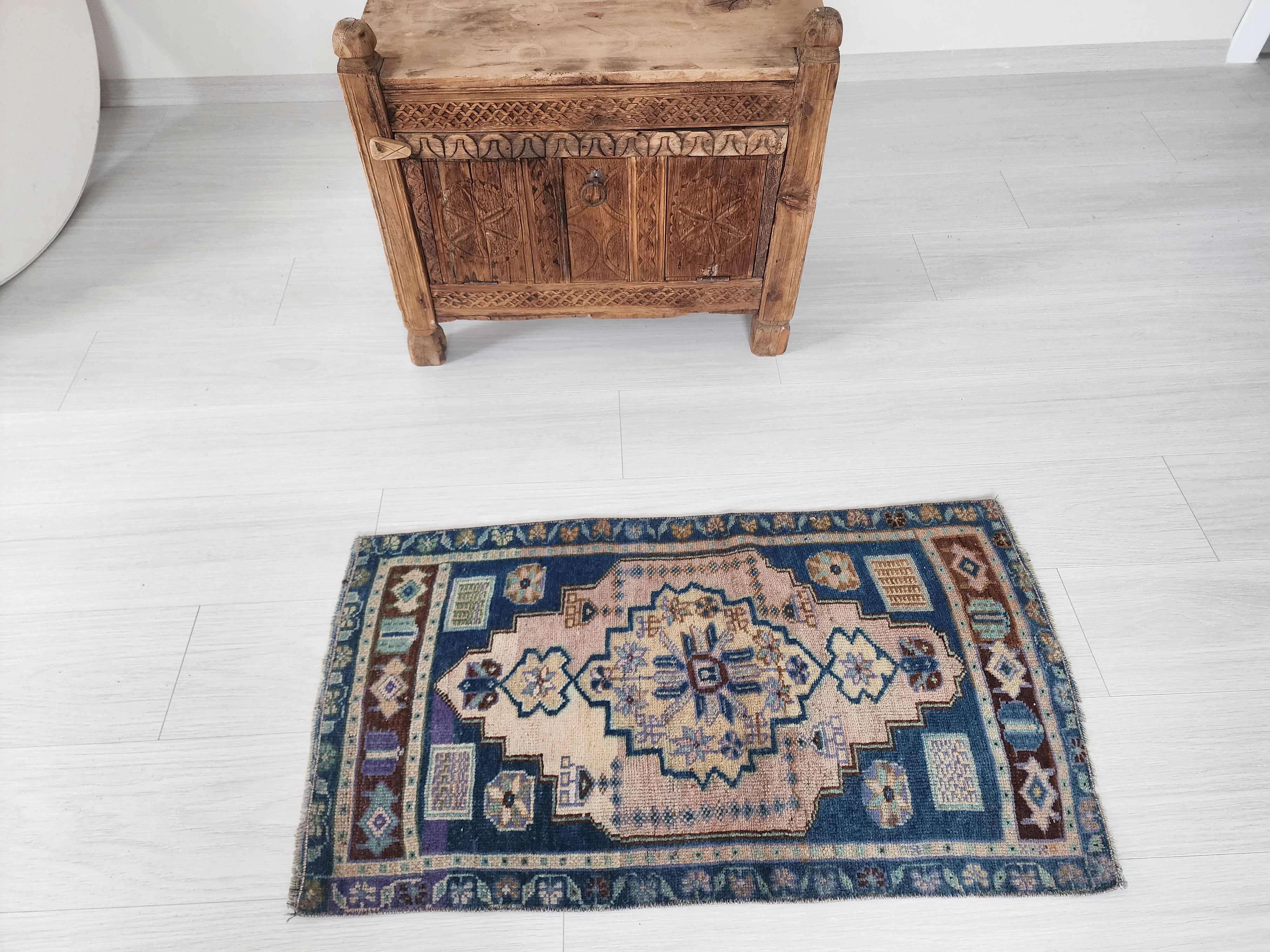 Vintage Turkish Hand-Knotted Rug with Soft Pastel Hues, 3'2''x1'8''