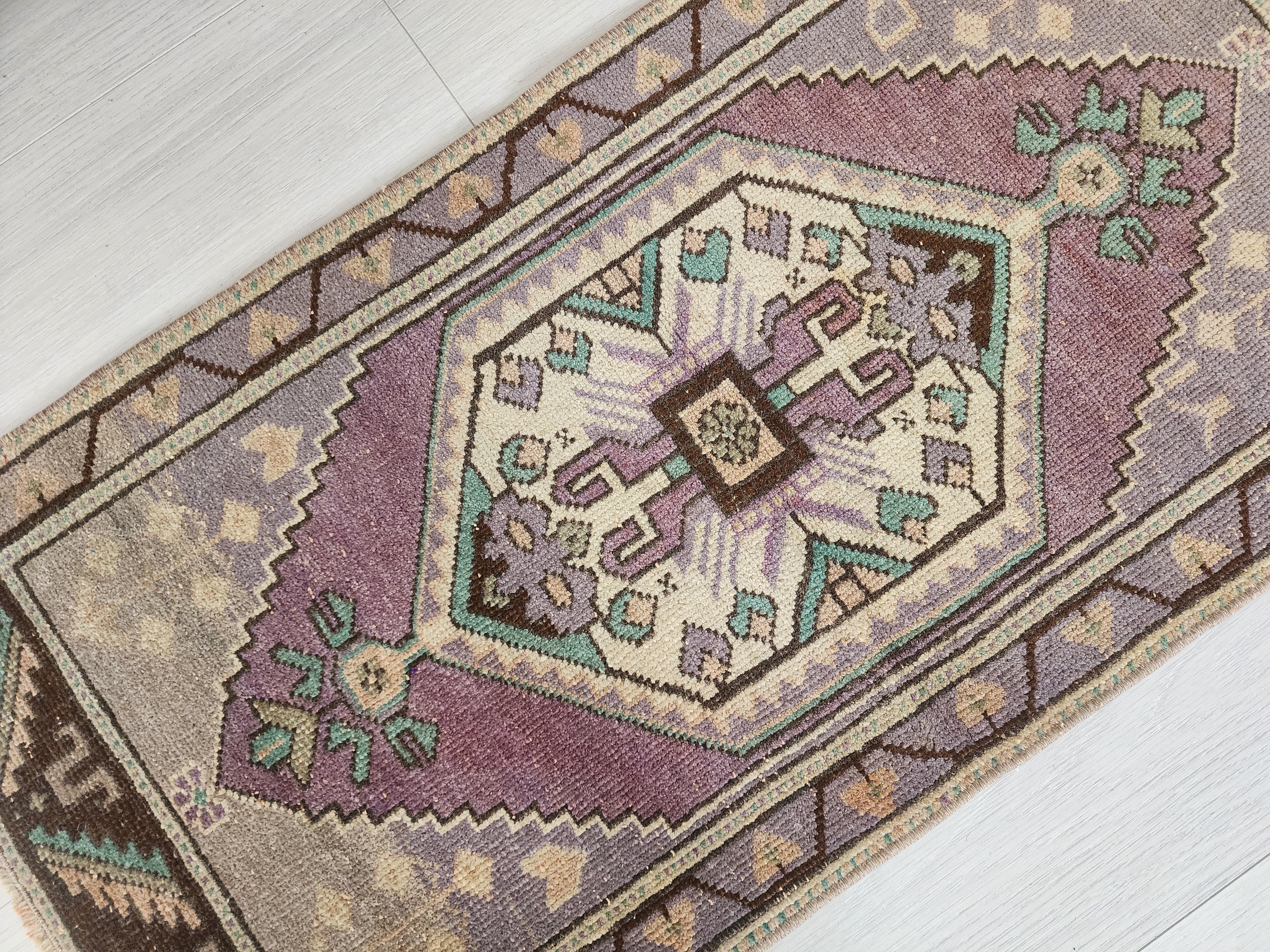 Vintage Rug with Unique Color Palette, 3'3''x1'9''