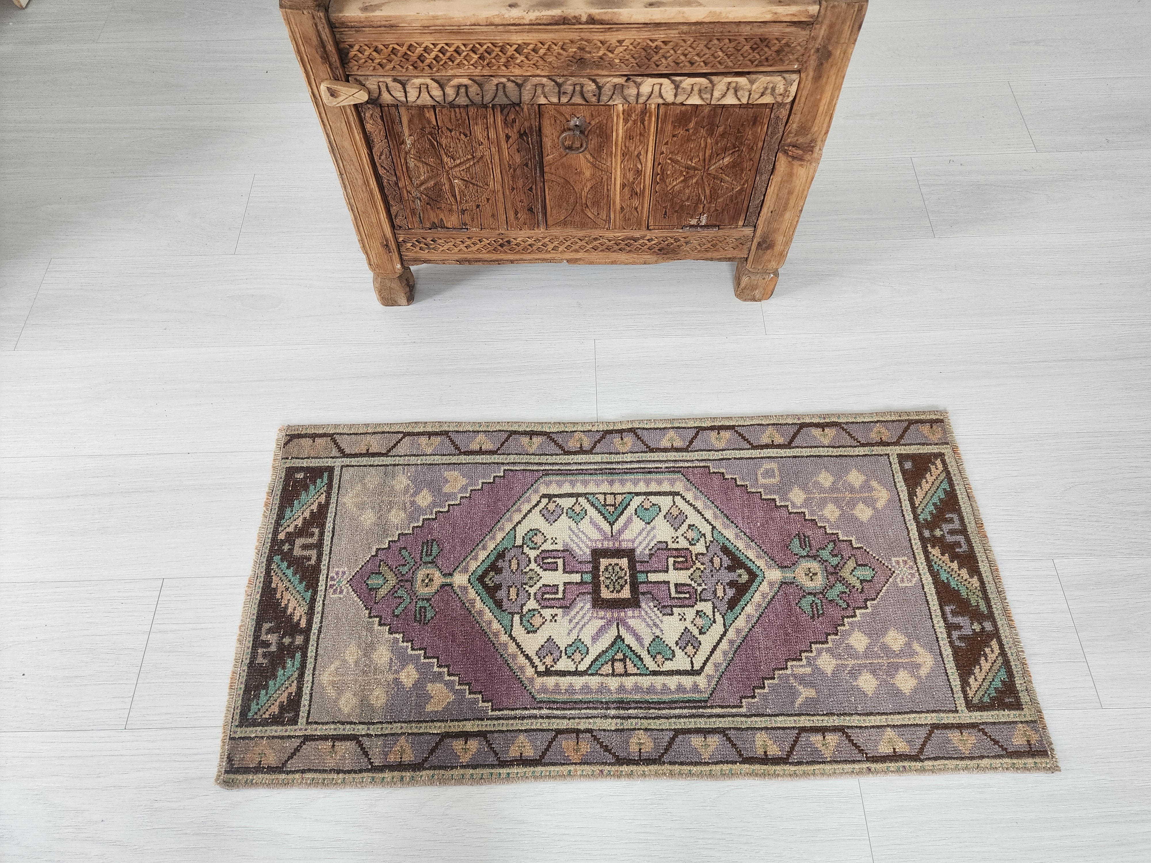 Vintage Rug with Unique Color Palette, 3'3''x1'9''