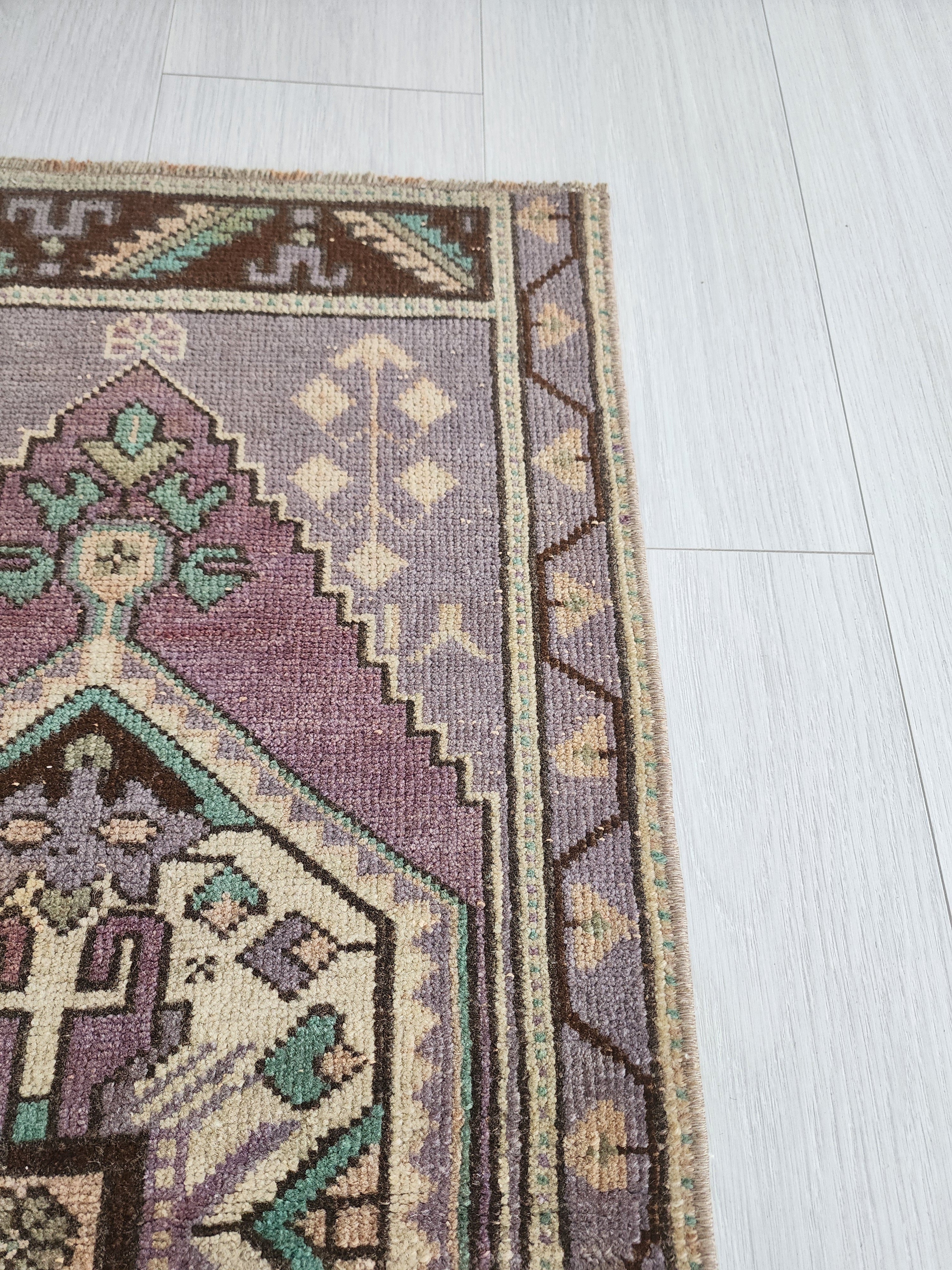 antique Oushak Small Rug — edge weave