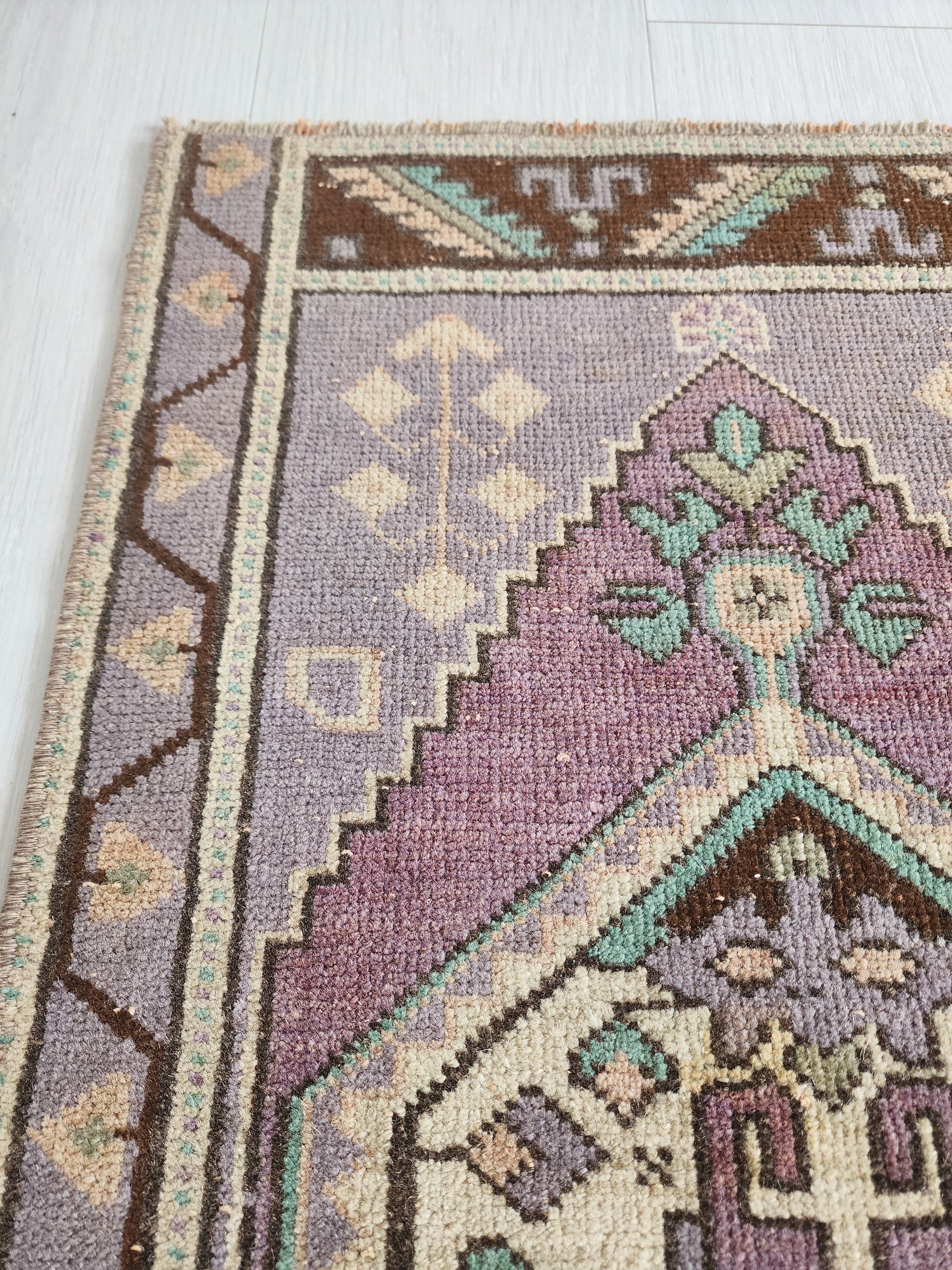 antique Oushak Small Rug — border pattern