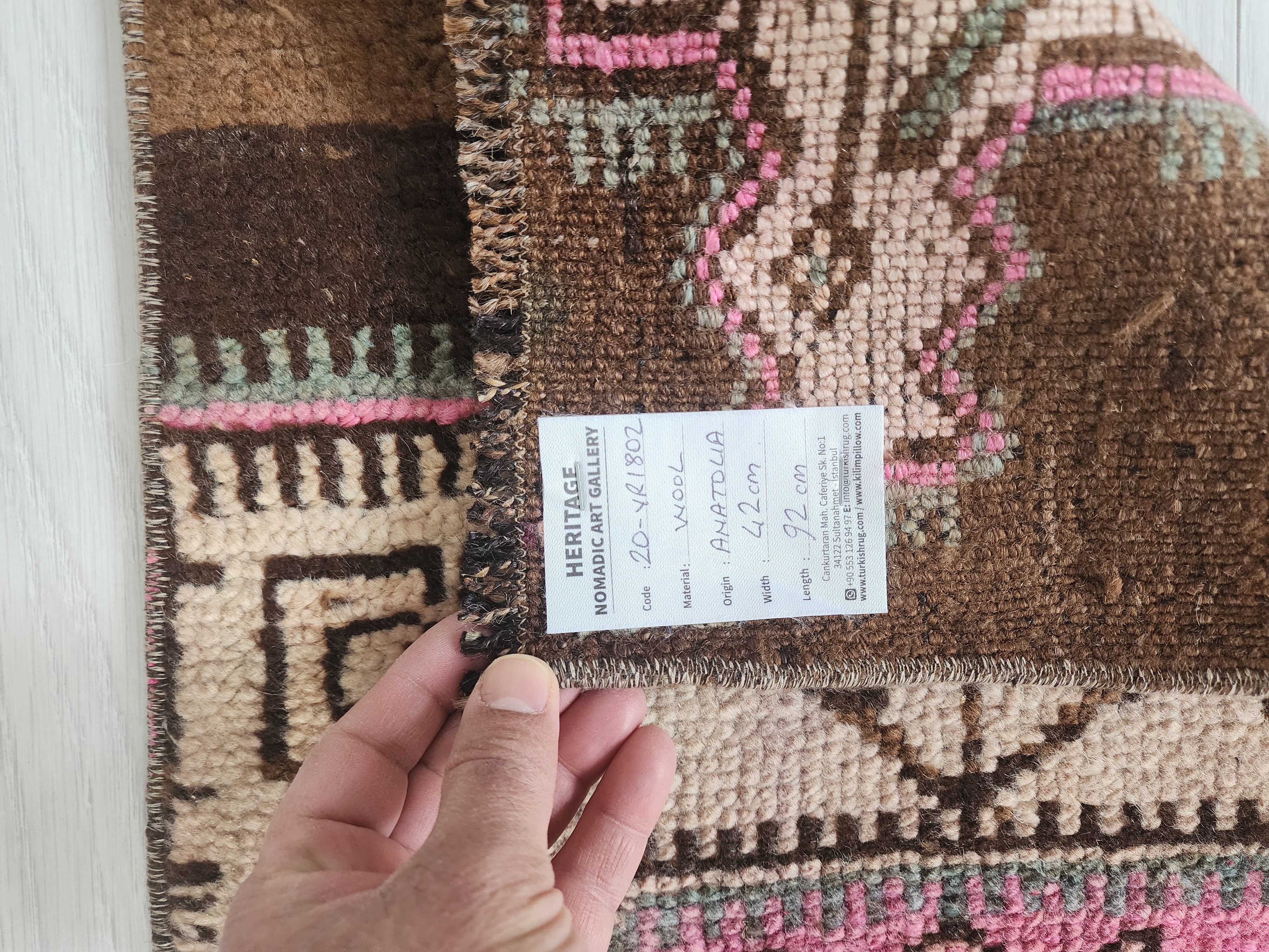 antique Oushak Small Rug — colour close-up