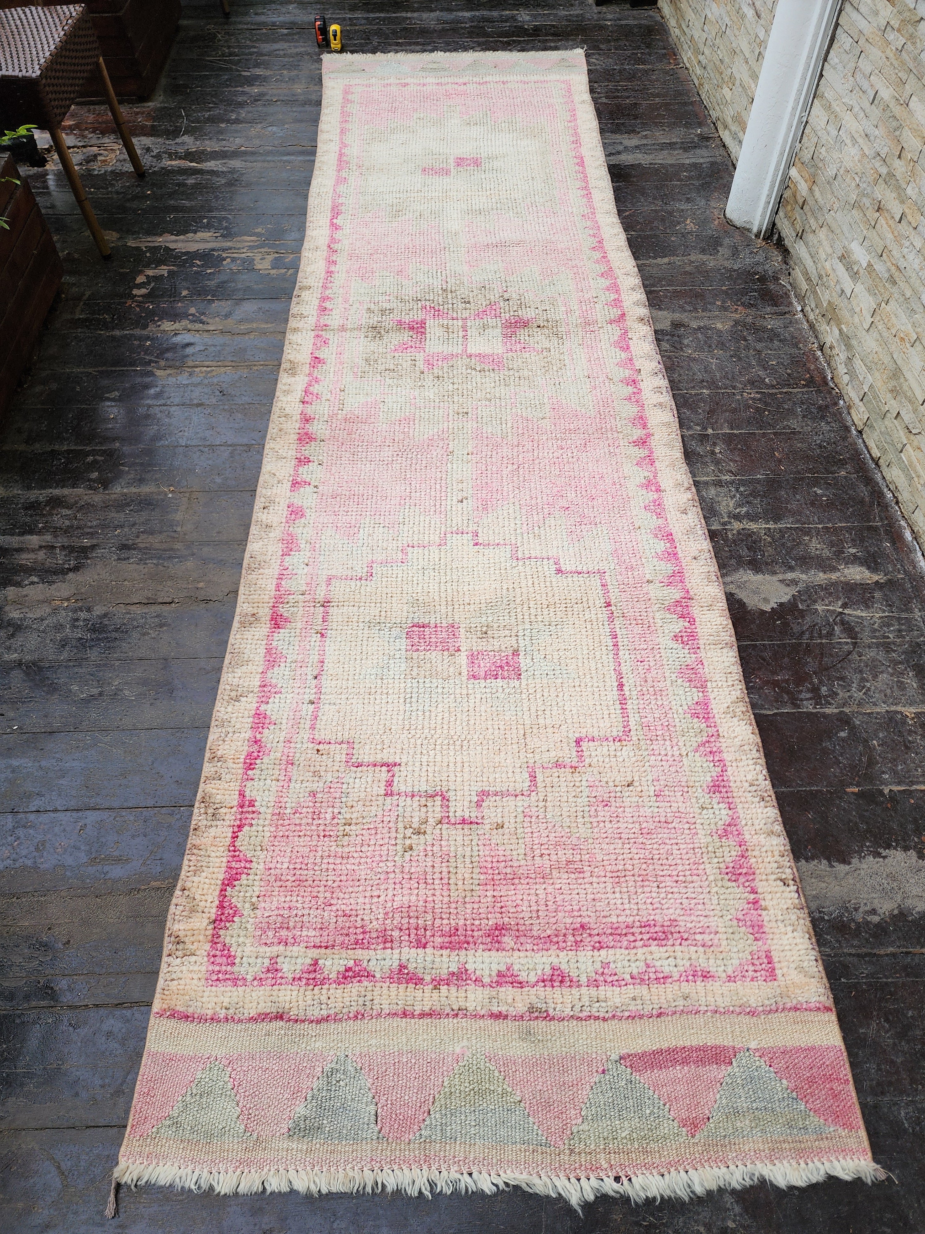 Tapis de couloir Oushak turc pâle 3'1'' x 11'4''