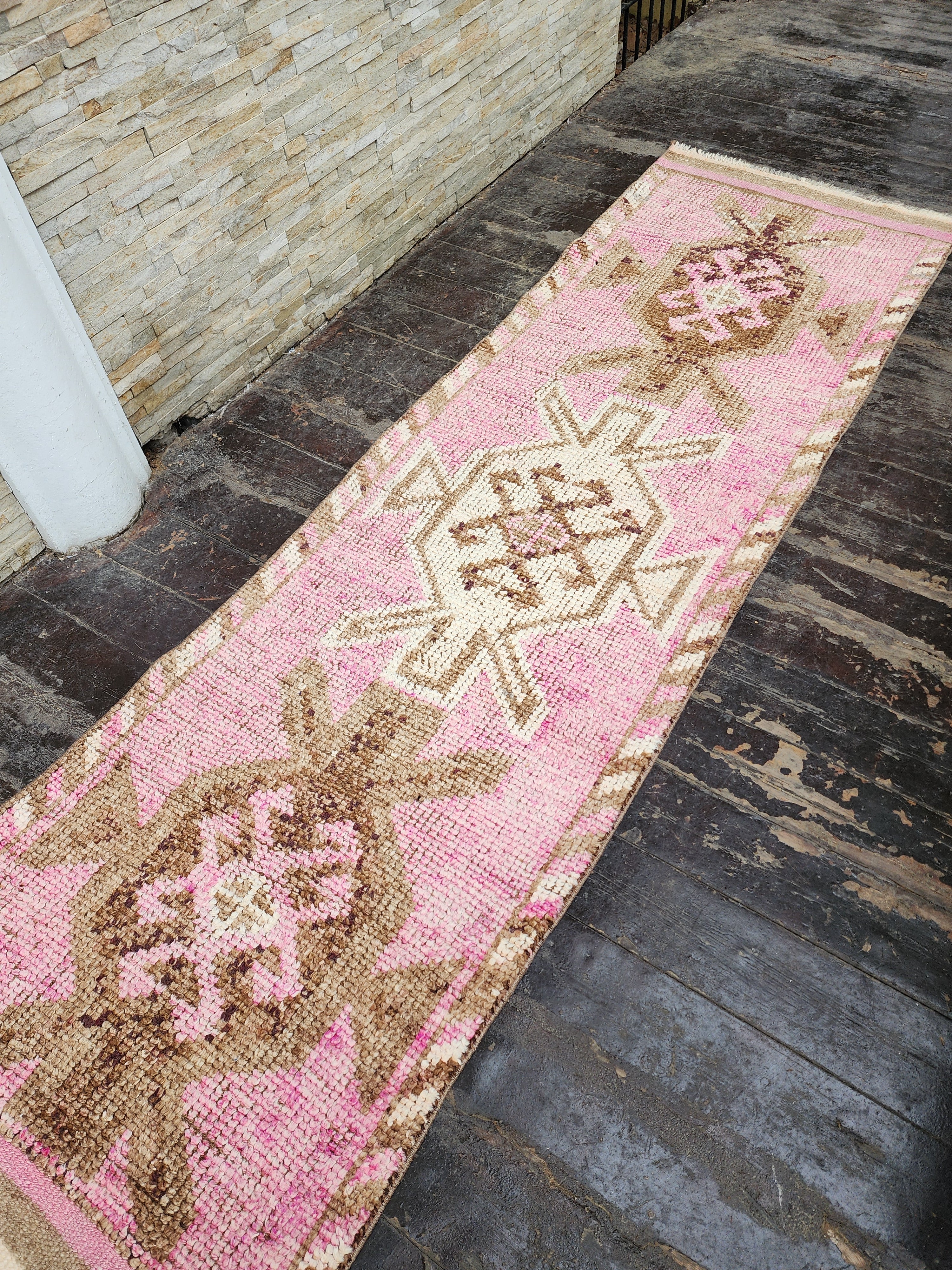 Tapis de couloir Oushak turc pâle 2'8'' x 9'5''