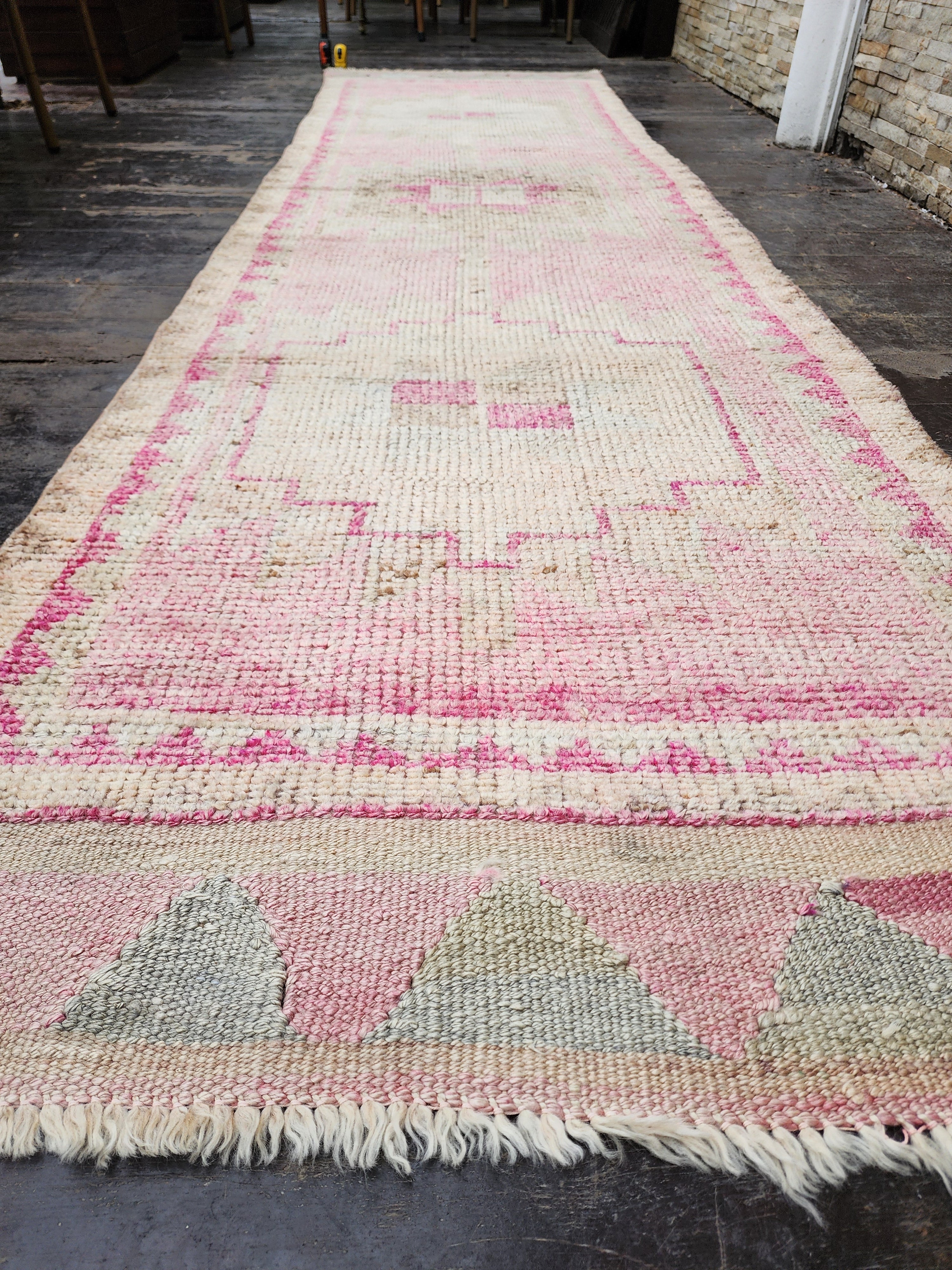 Tapis de couloir Oushak turc pâle 3'1'' x 11'4''