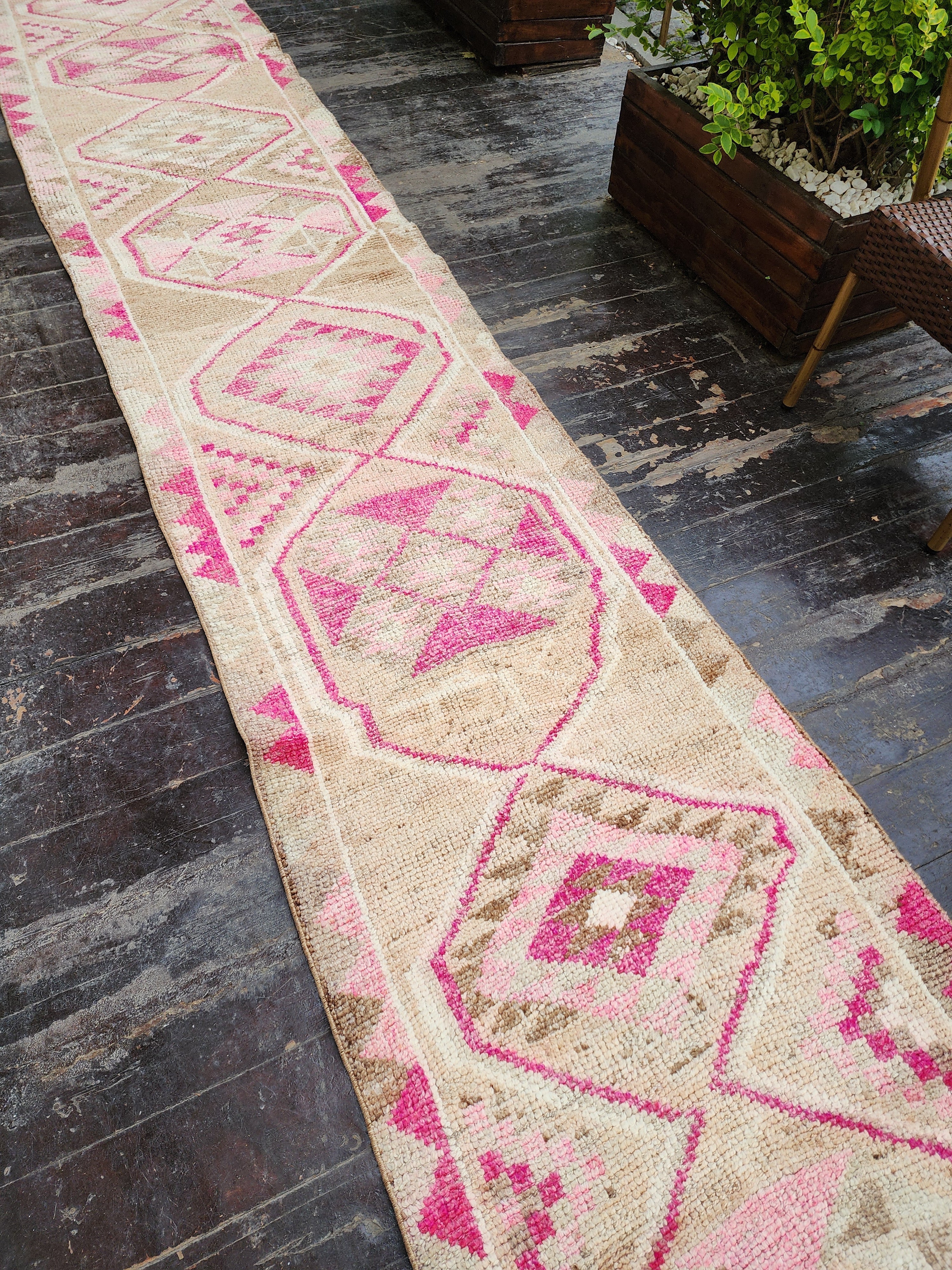 vintage Oushak Wool Runner Rug — detail texture