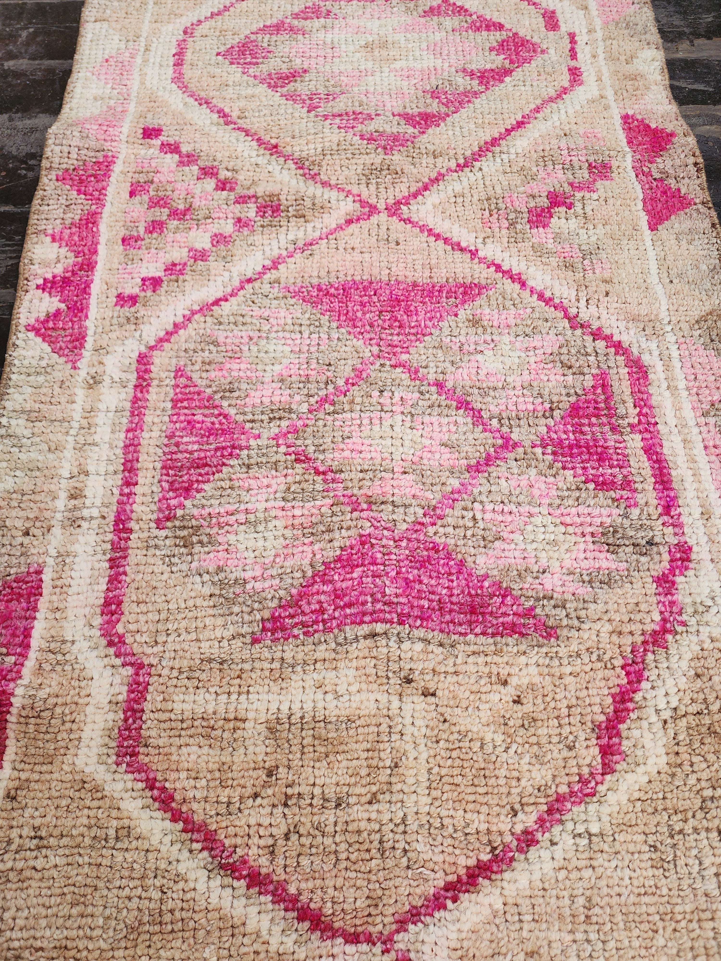 vintage Oushak Wool Runner Rug — pattern close-up