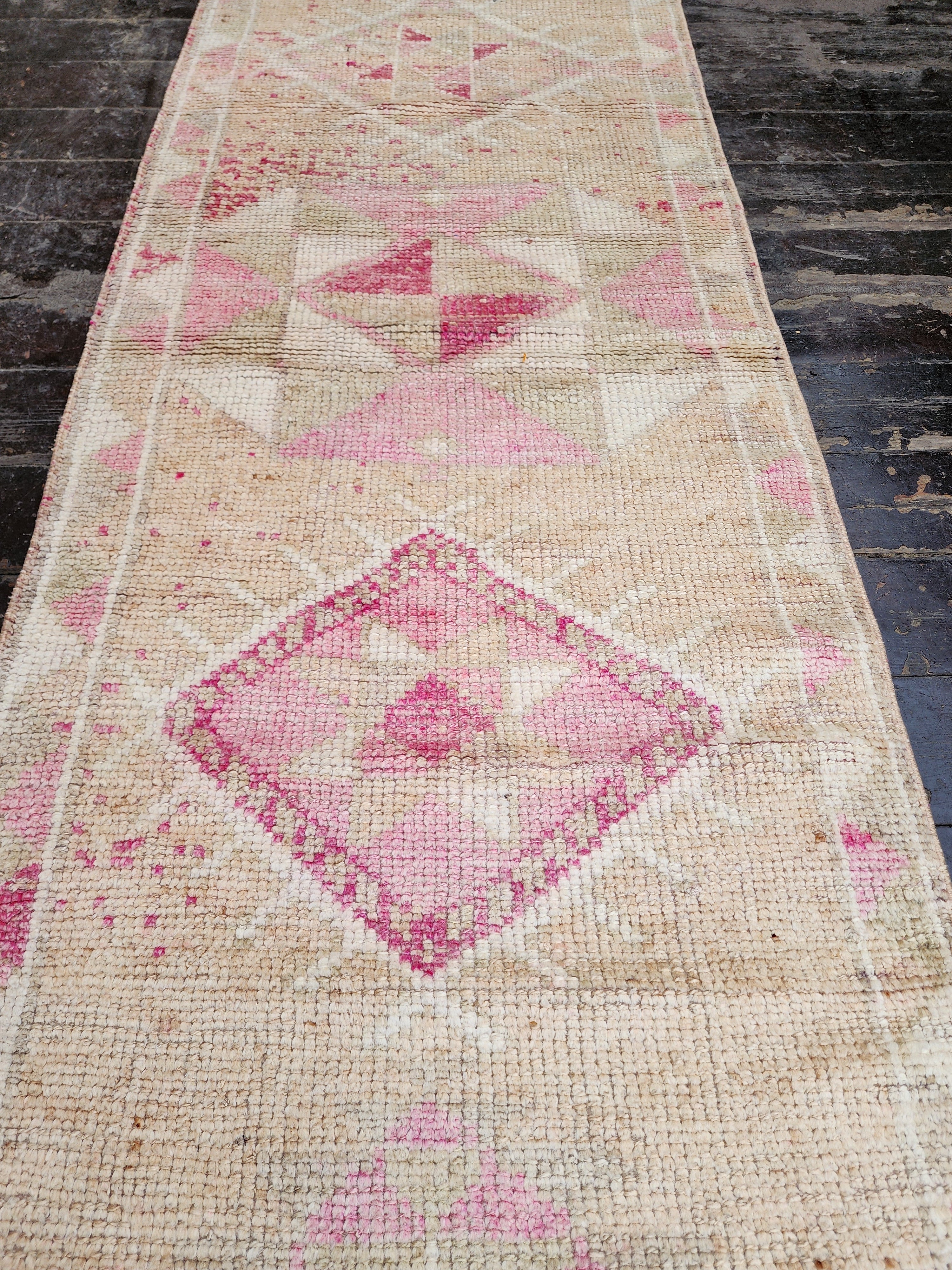 Tapis de couloir Oushak turc pâle 12'1''x2'8''