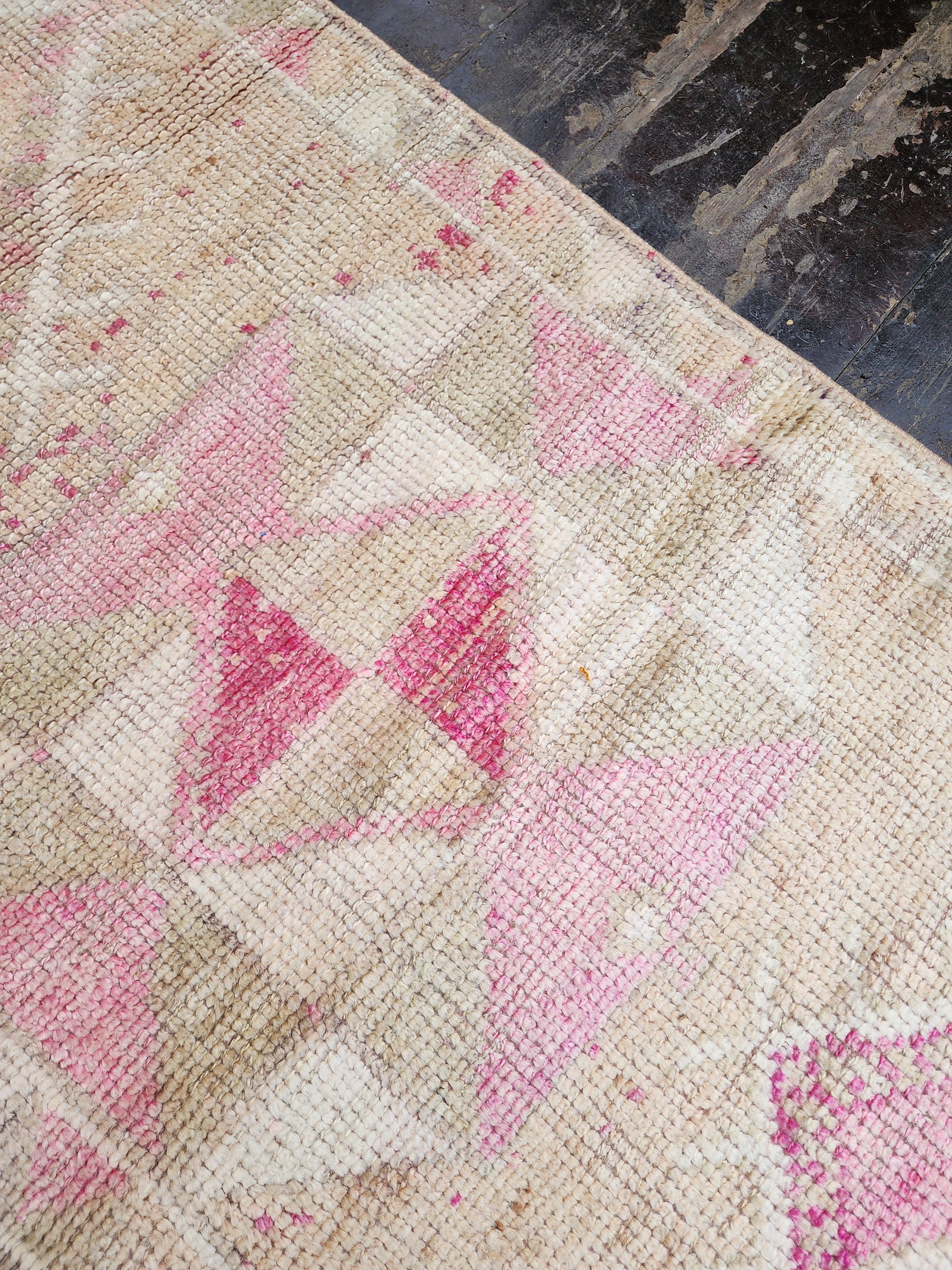 Tapis de couloir Oushak turc pâle 12'1''x2'8''