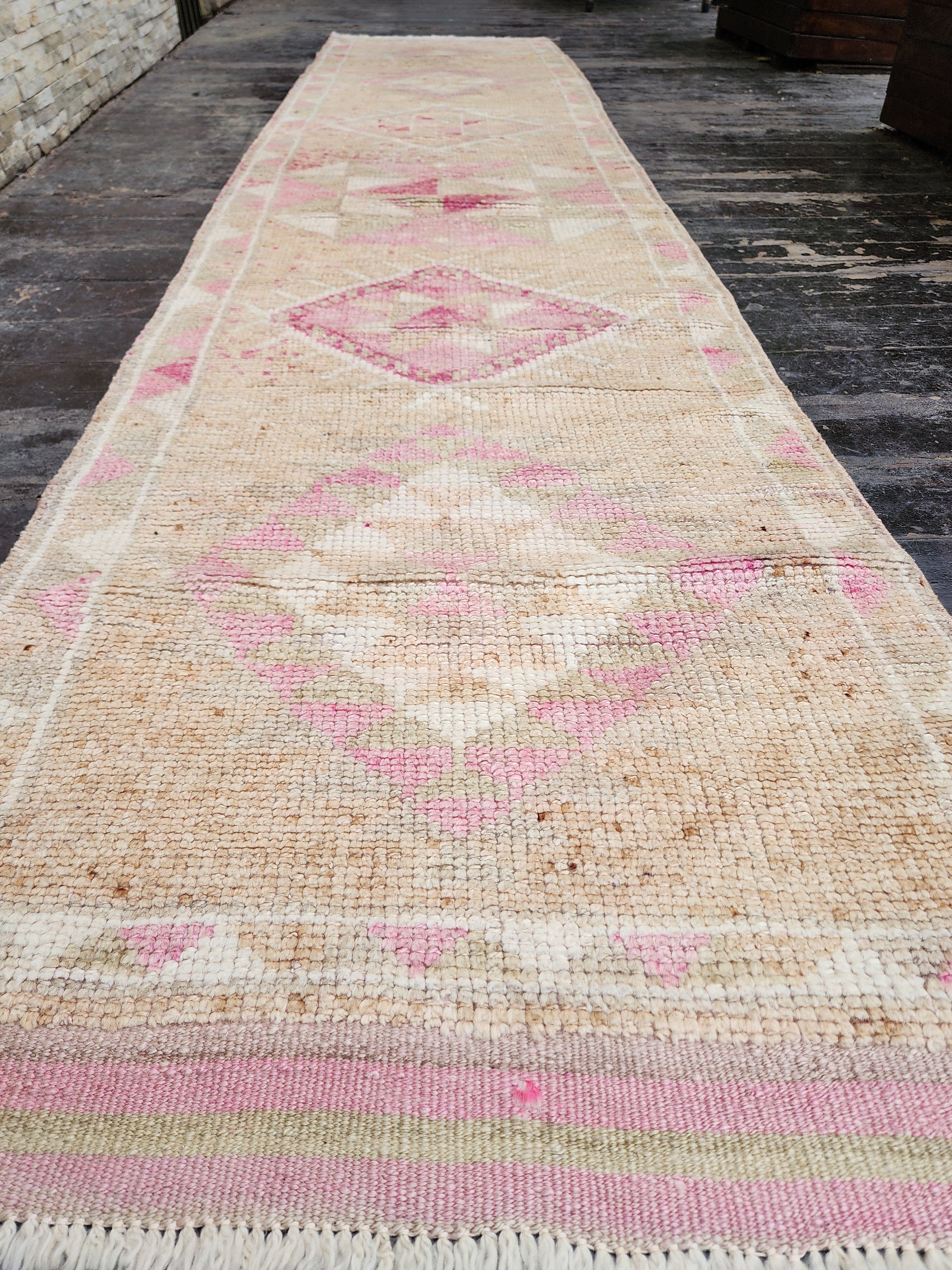 Tapis de couloir Oushak turc pâle 12'1''x2'8''