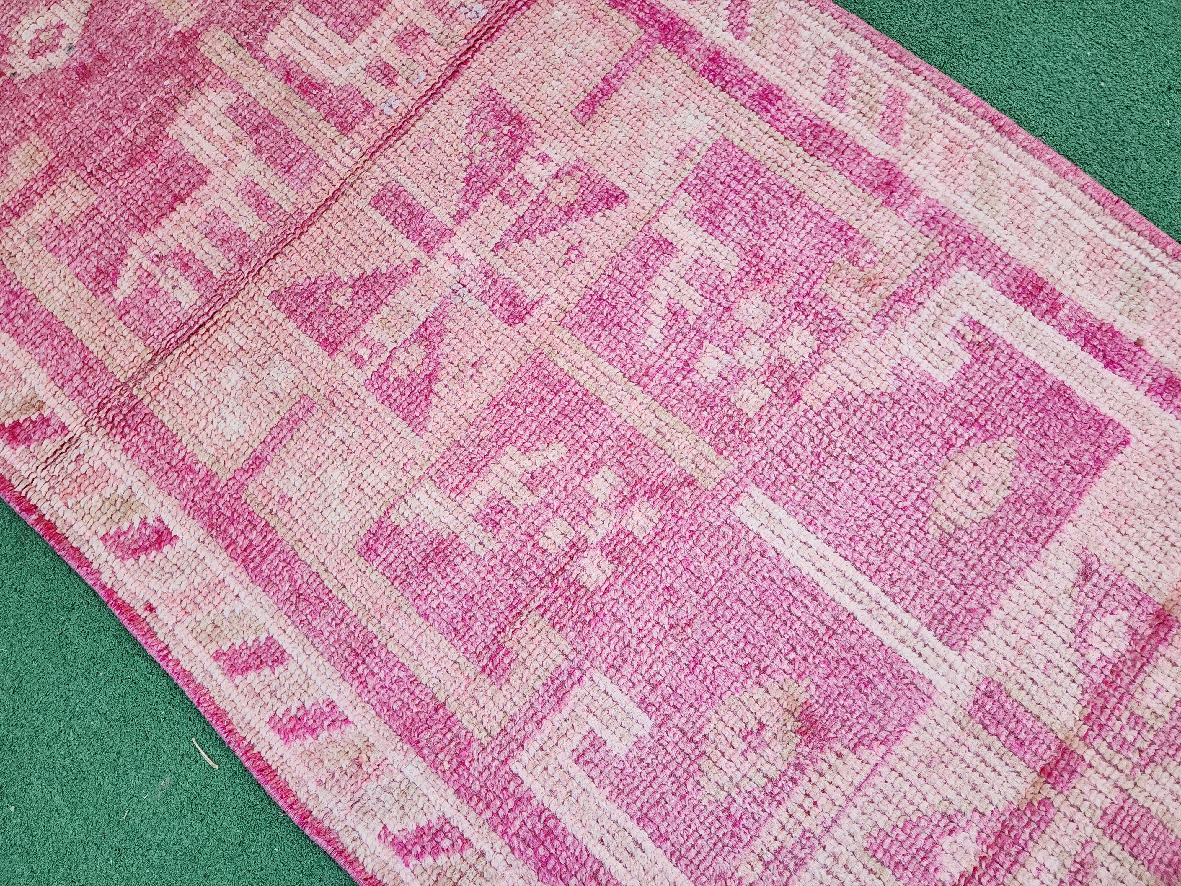 Vintage Herki Runner, A Piece of Iraqi Kurdish Cultural Heritage, 2'10''x10'11''