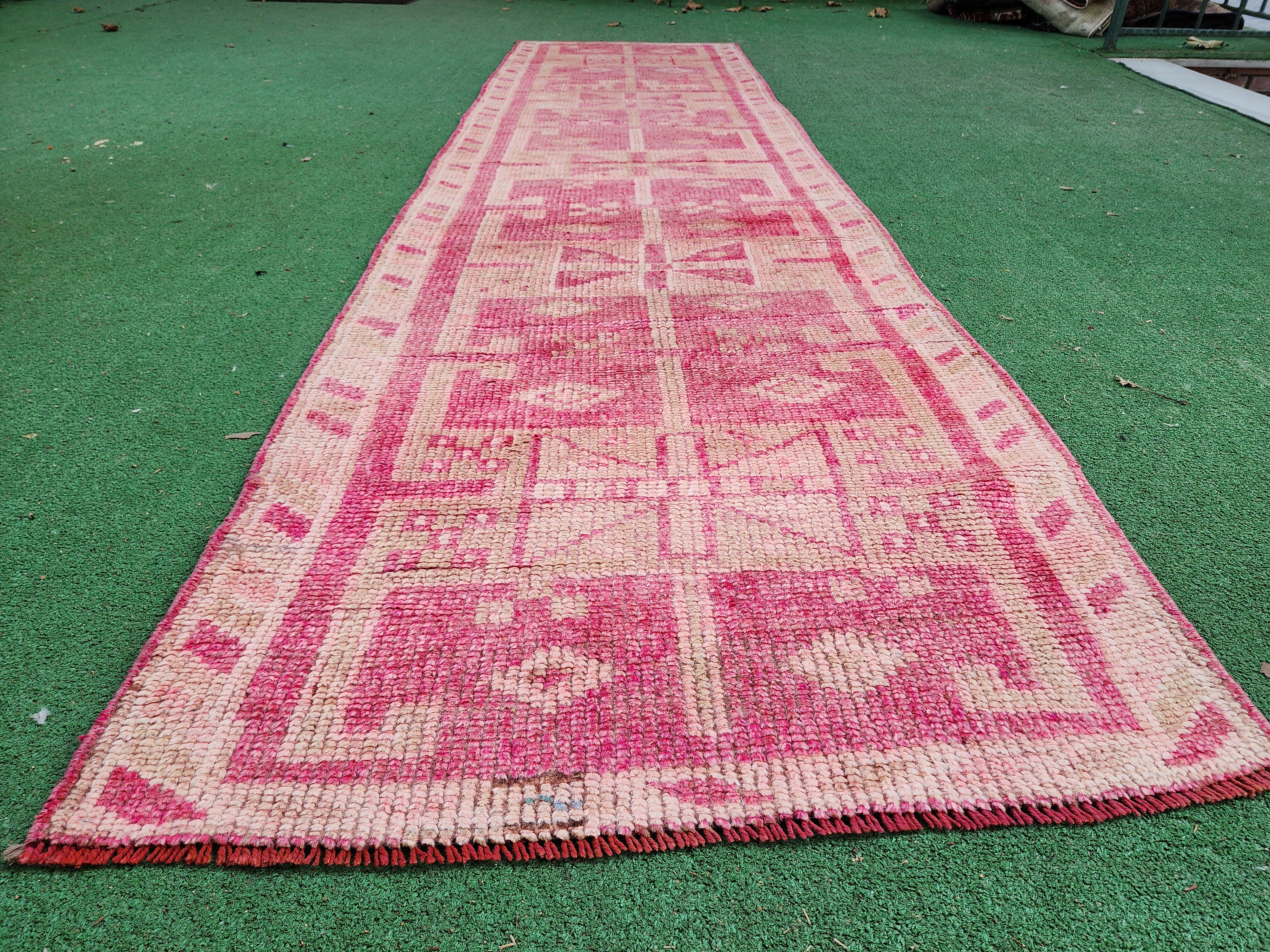 Vintage Herki Runner, A Piece of Iraqi Kurdish Cultural Heritage, 2'10''x10'11''