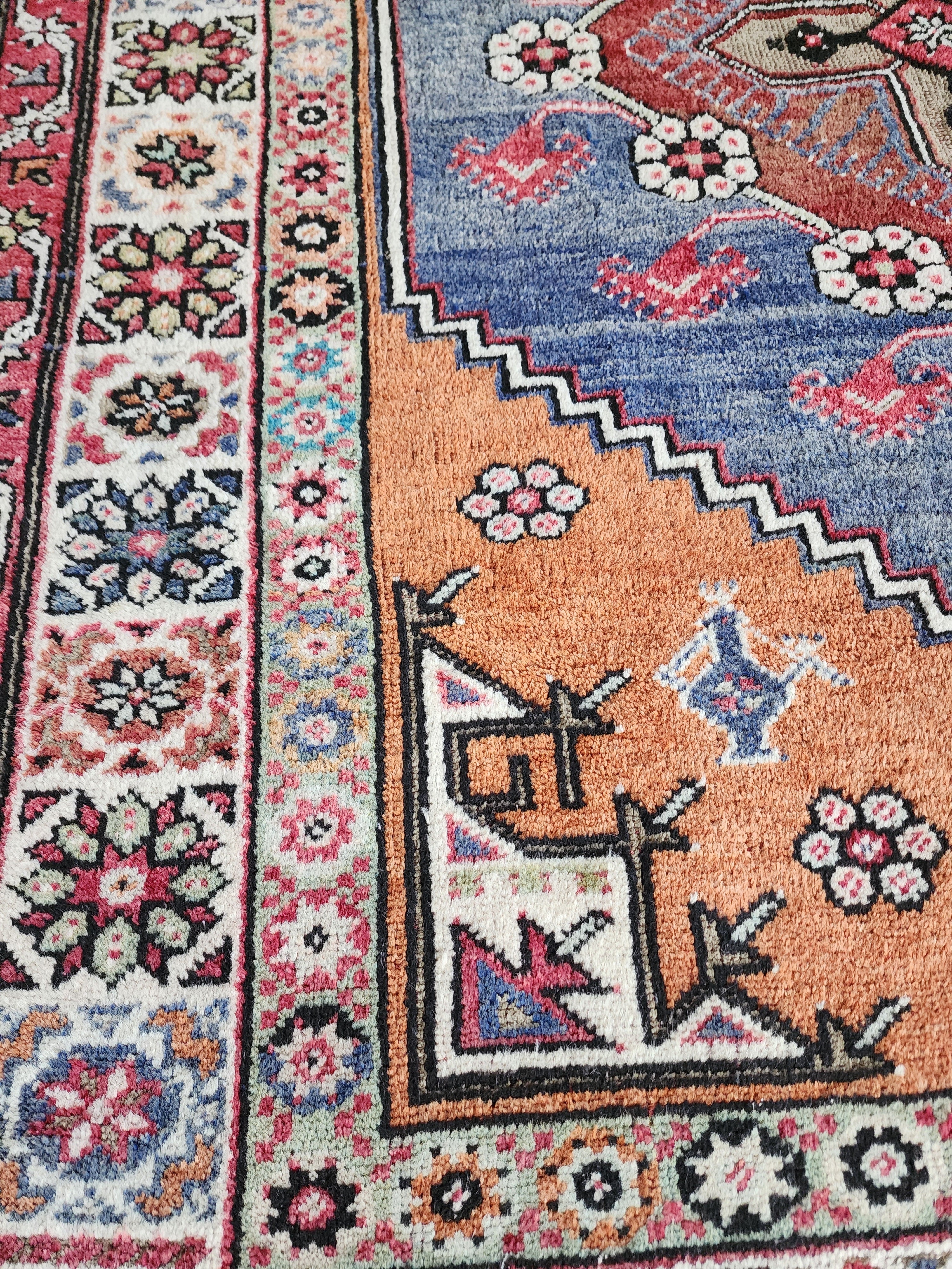 antique Anatolian Wool Area Rug — border pattern