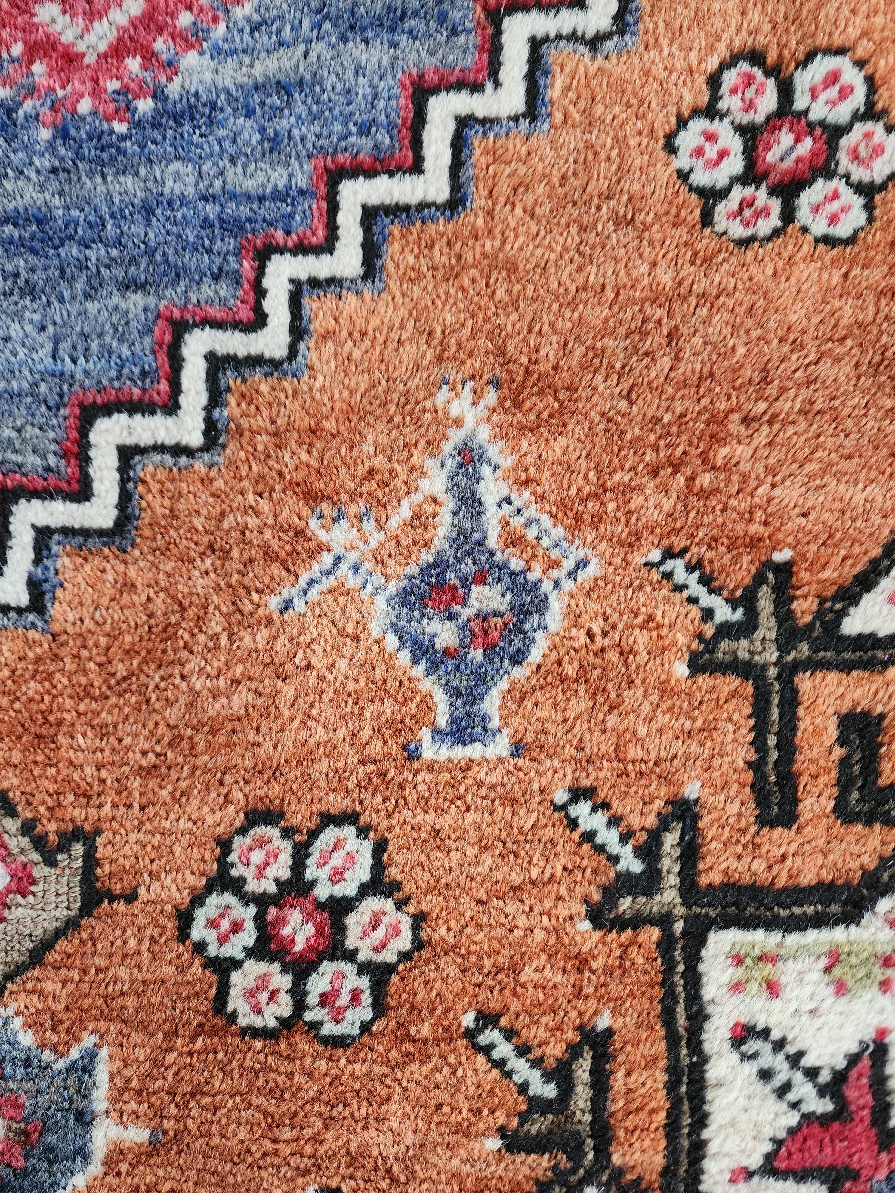 antique Anatolian Wool Area Rug — corner detail