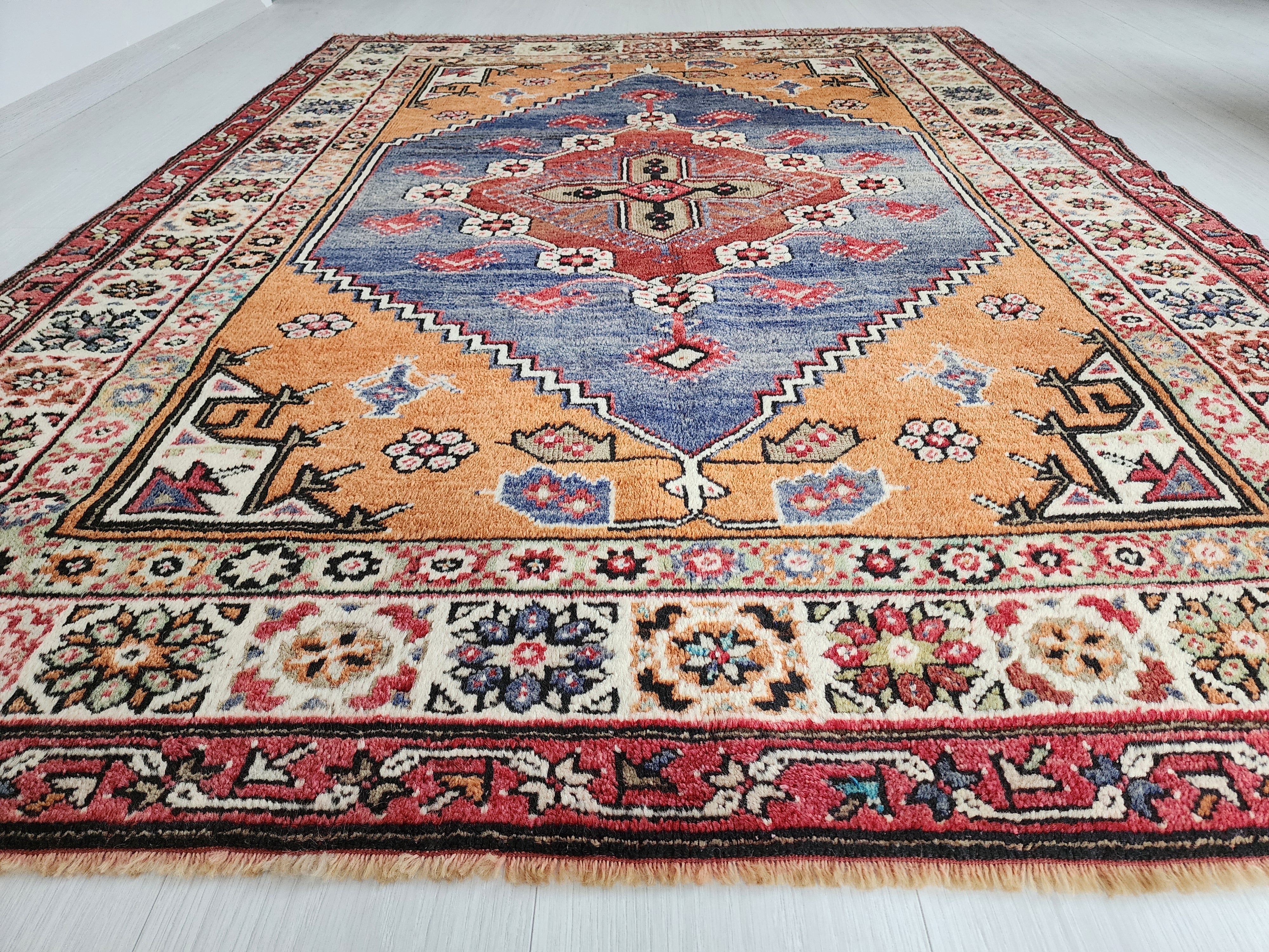 antique Anatolian Wool Area Rug — edge weave