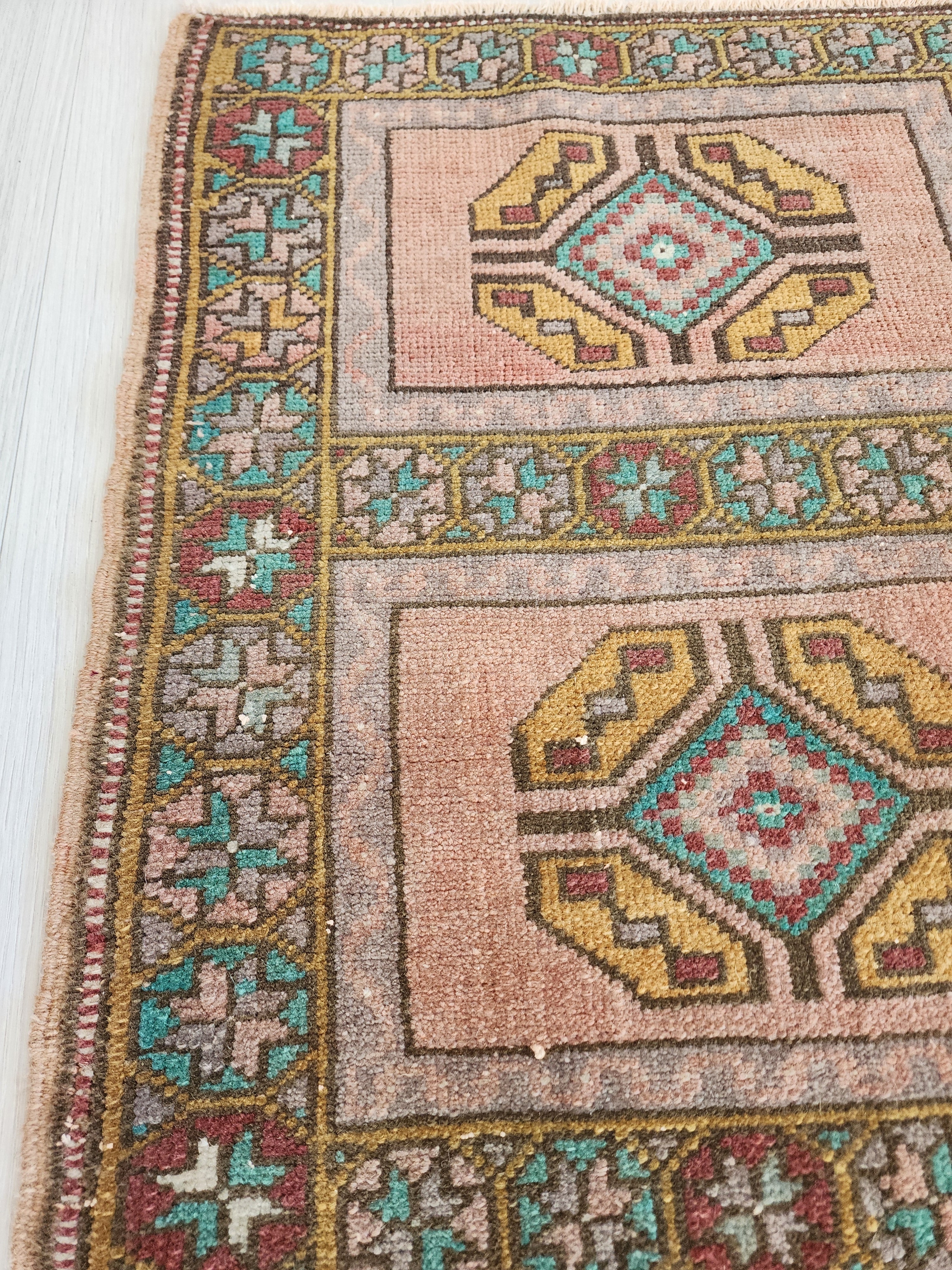 vintage Anatolian Wool Small Rug — corner detail