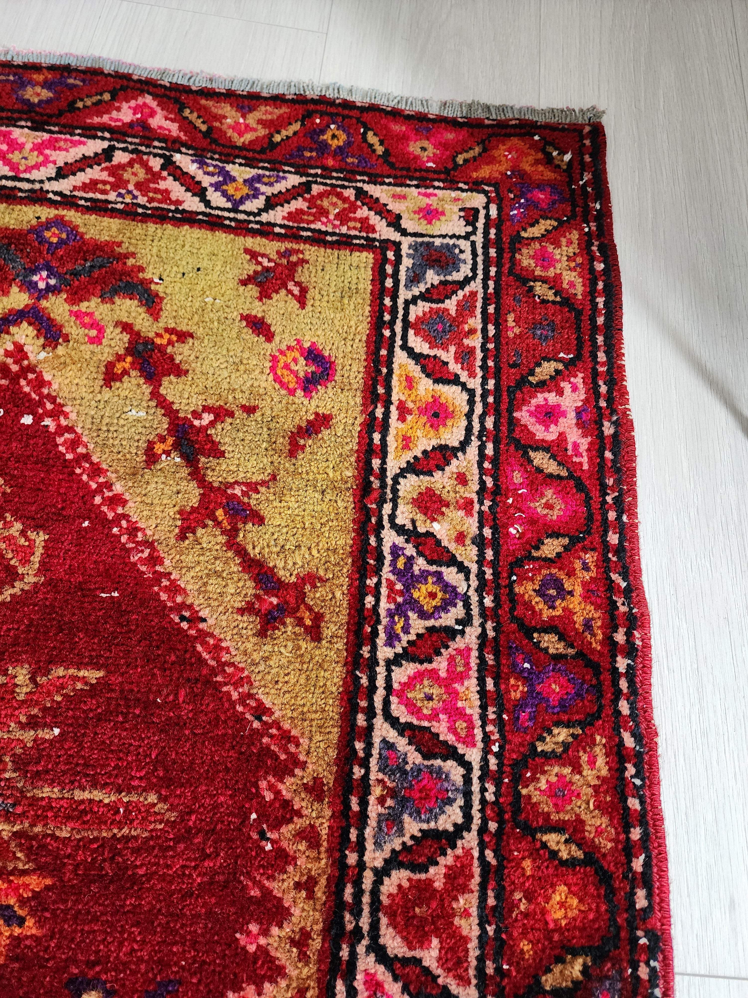 vintage Tribal Runner Rug — corner detail
