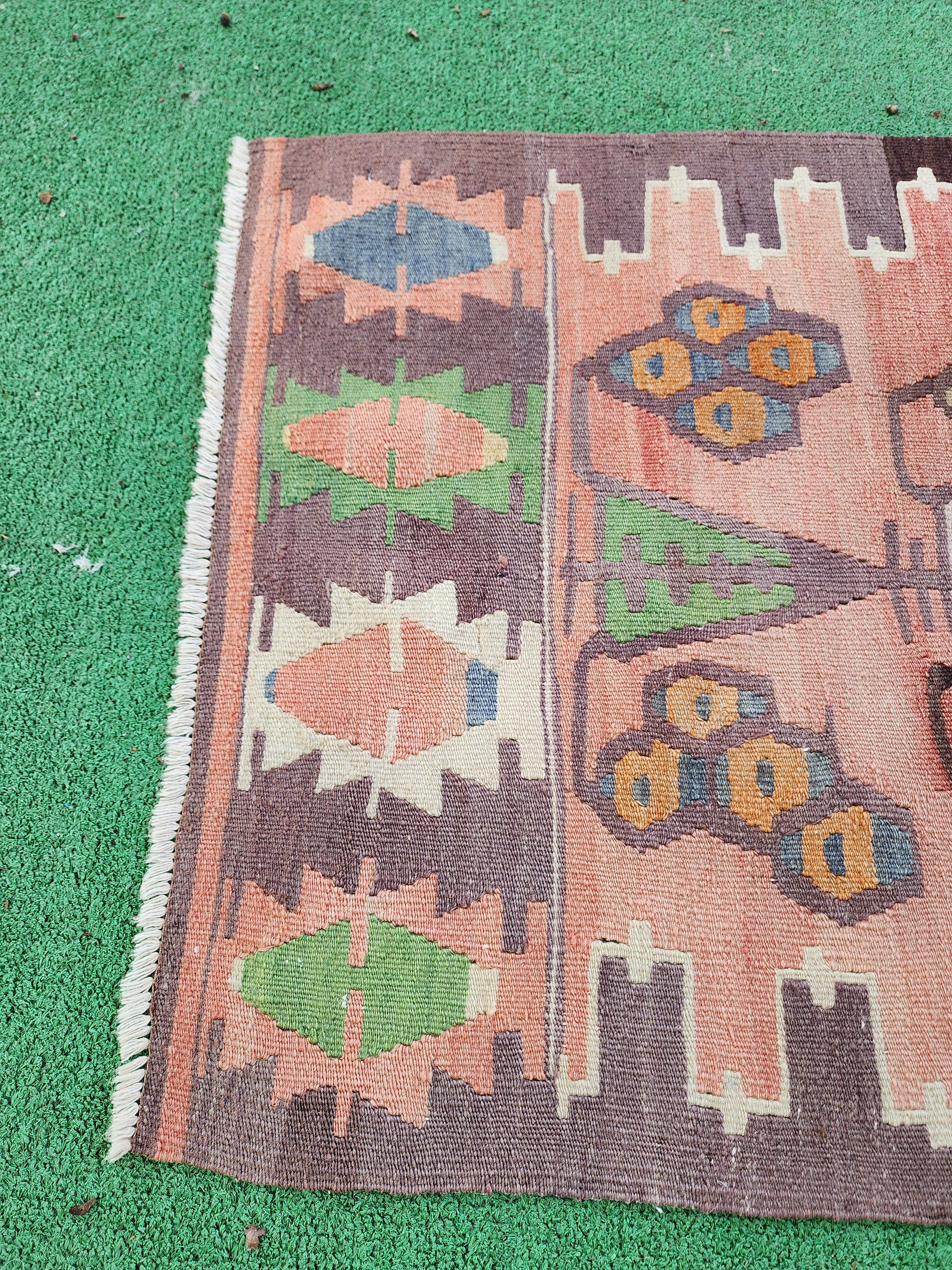 vintage Anatolian Small Rug — pattern close-up