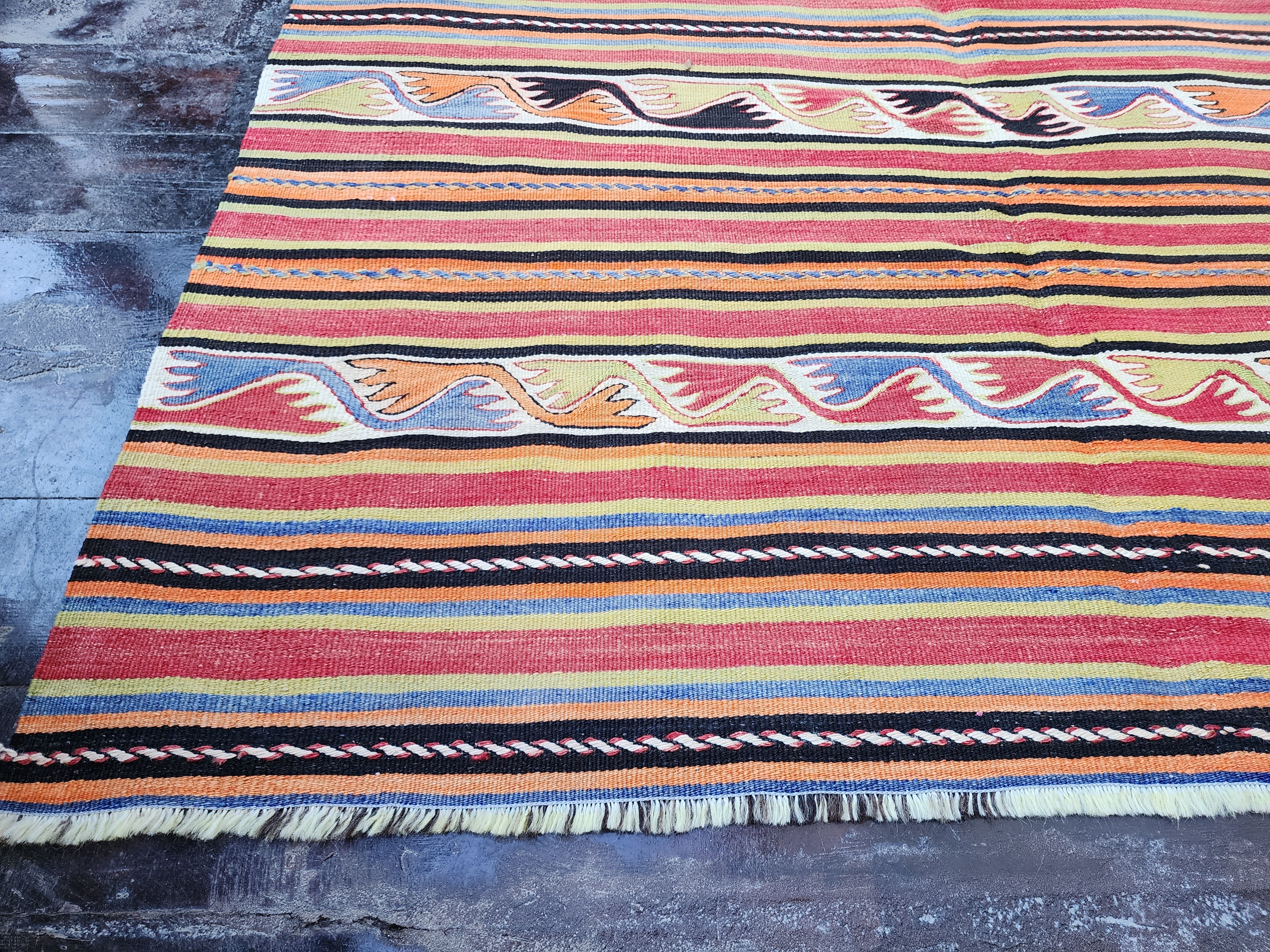 vintage Konya Wool Area Rug — border pattern