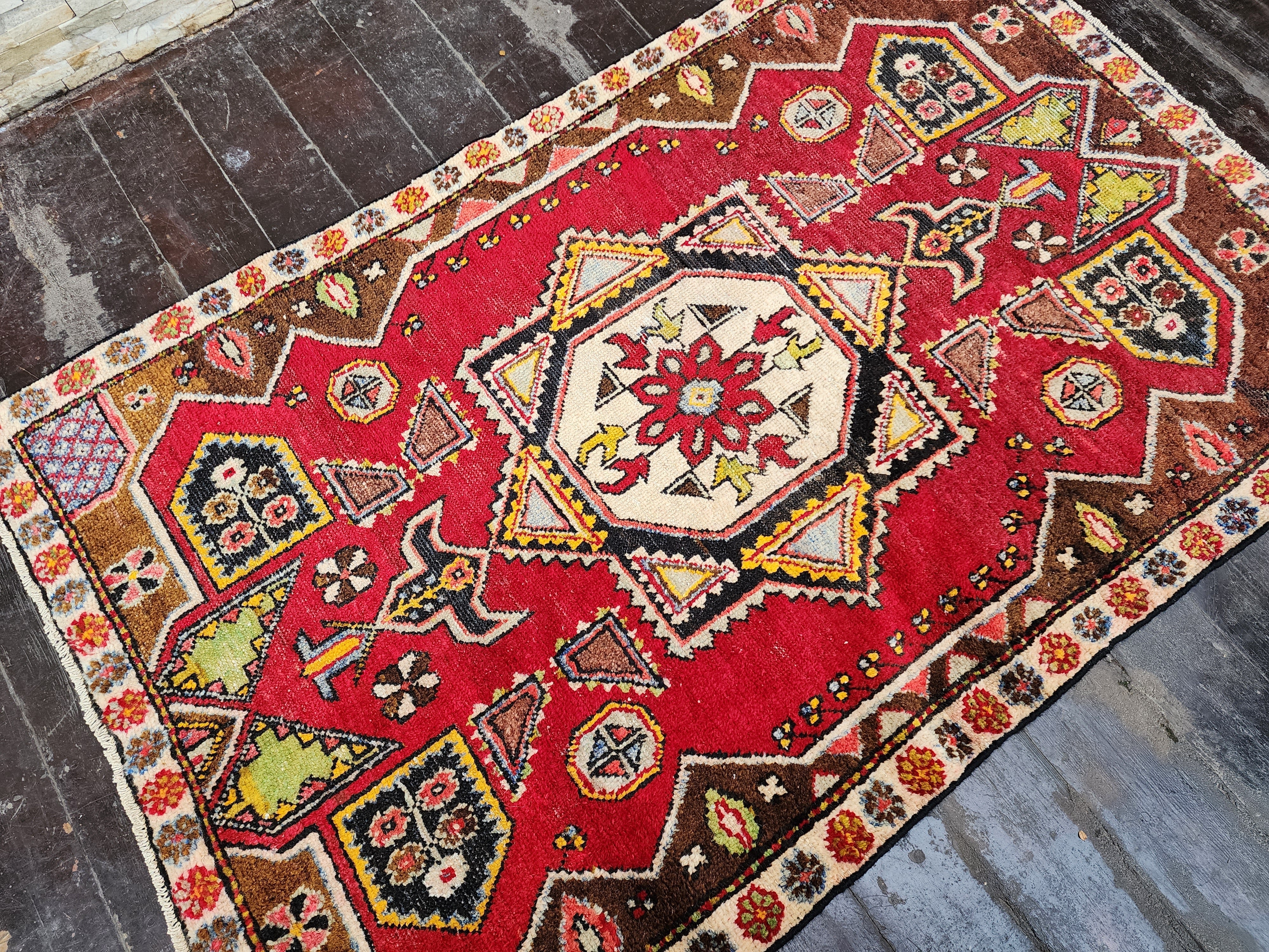 antique Anatolian Wool Small Rug — colour close-up