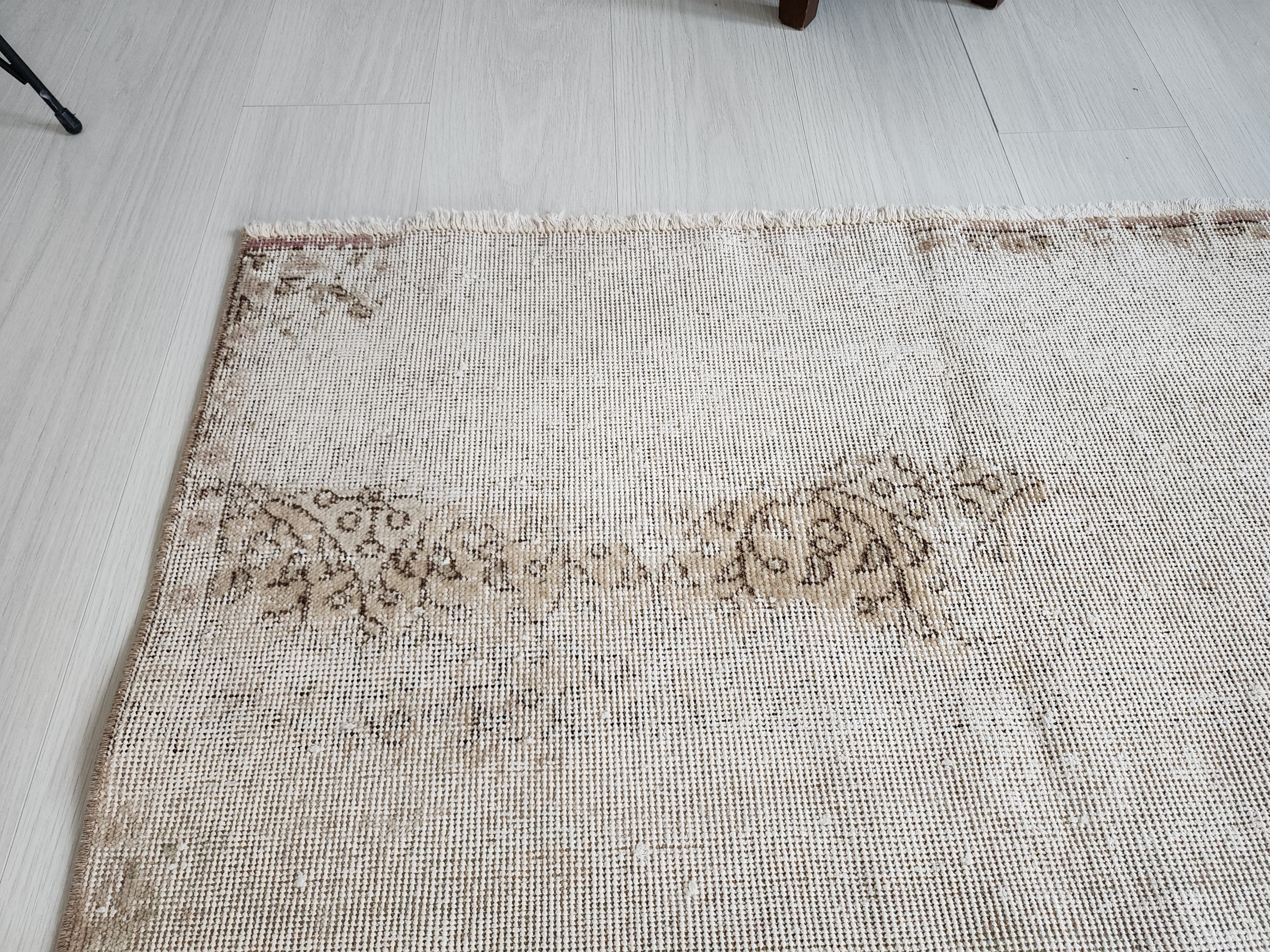 vintage Anatolian Wool Small Rug — corner detail