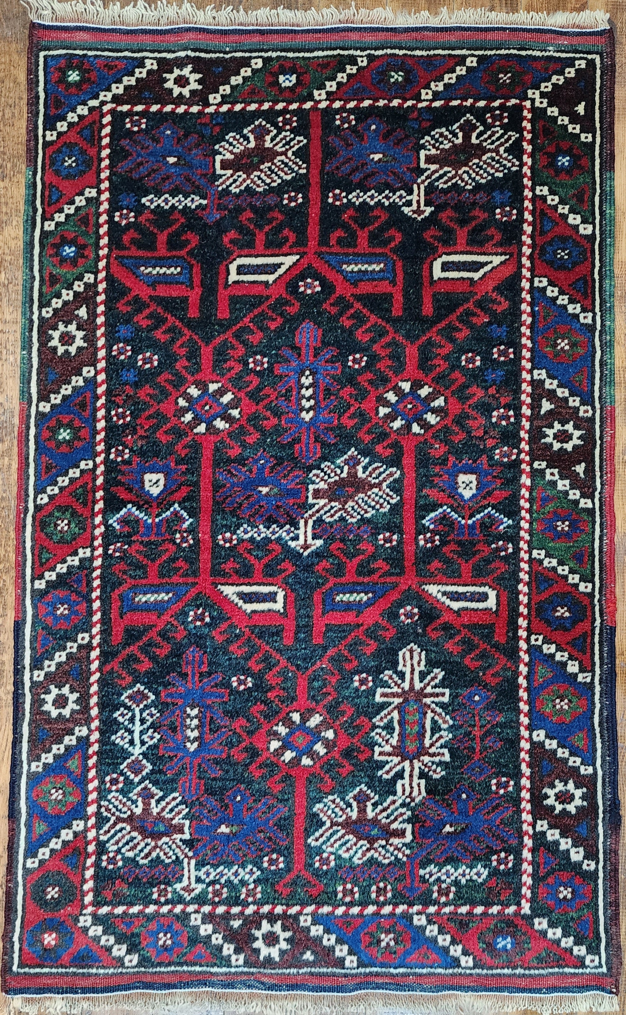 Nomadic Heritage, Intricately Woven Rug with Timeless Design, 2'5''x3'9''