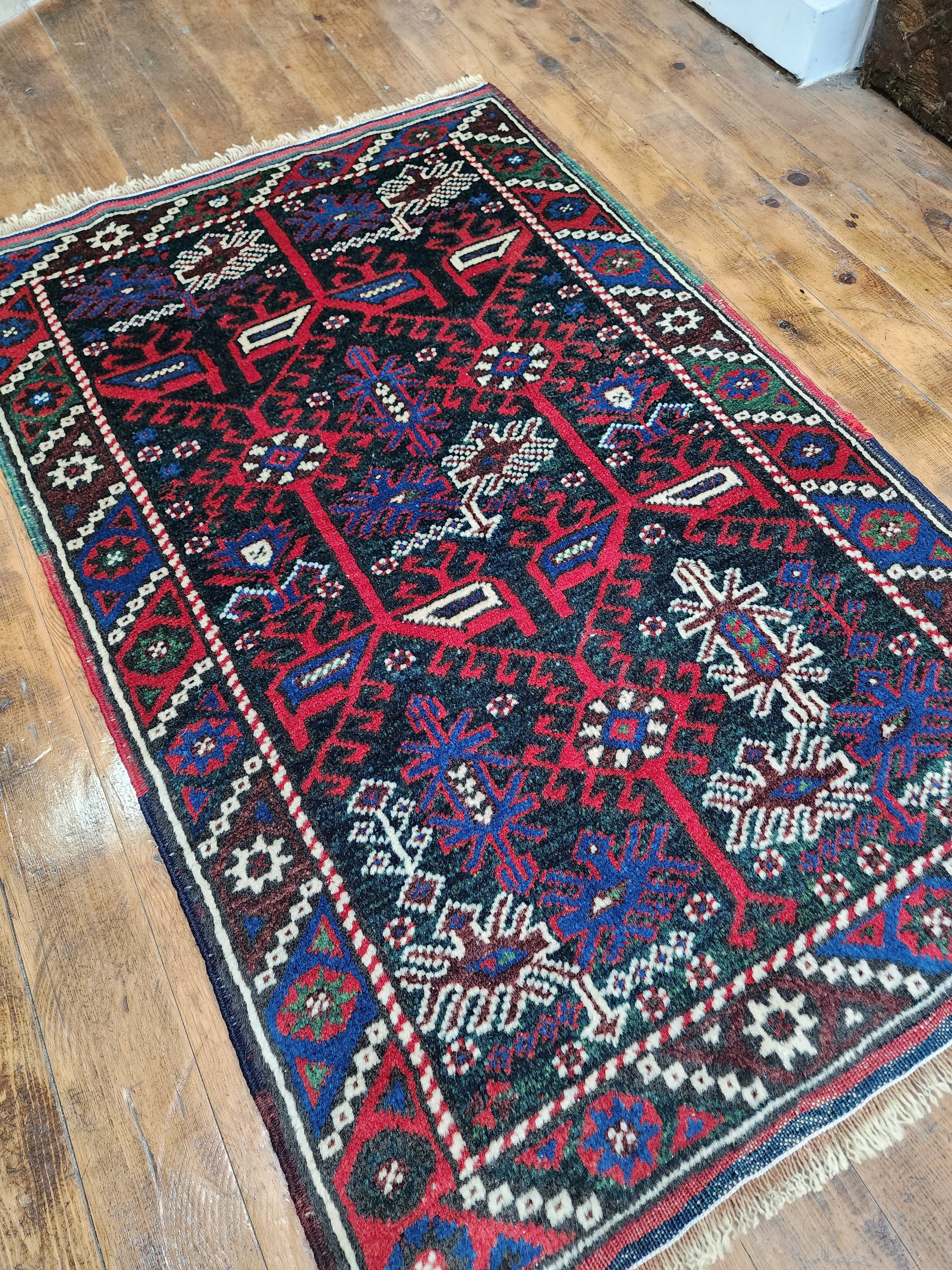 Nomadic Heritage, Intricately Woven Rug with Timeless Design, 2'5''x3'9''