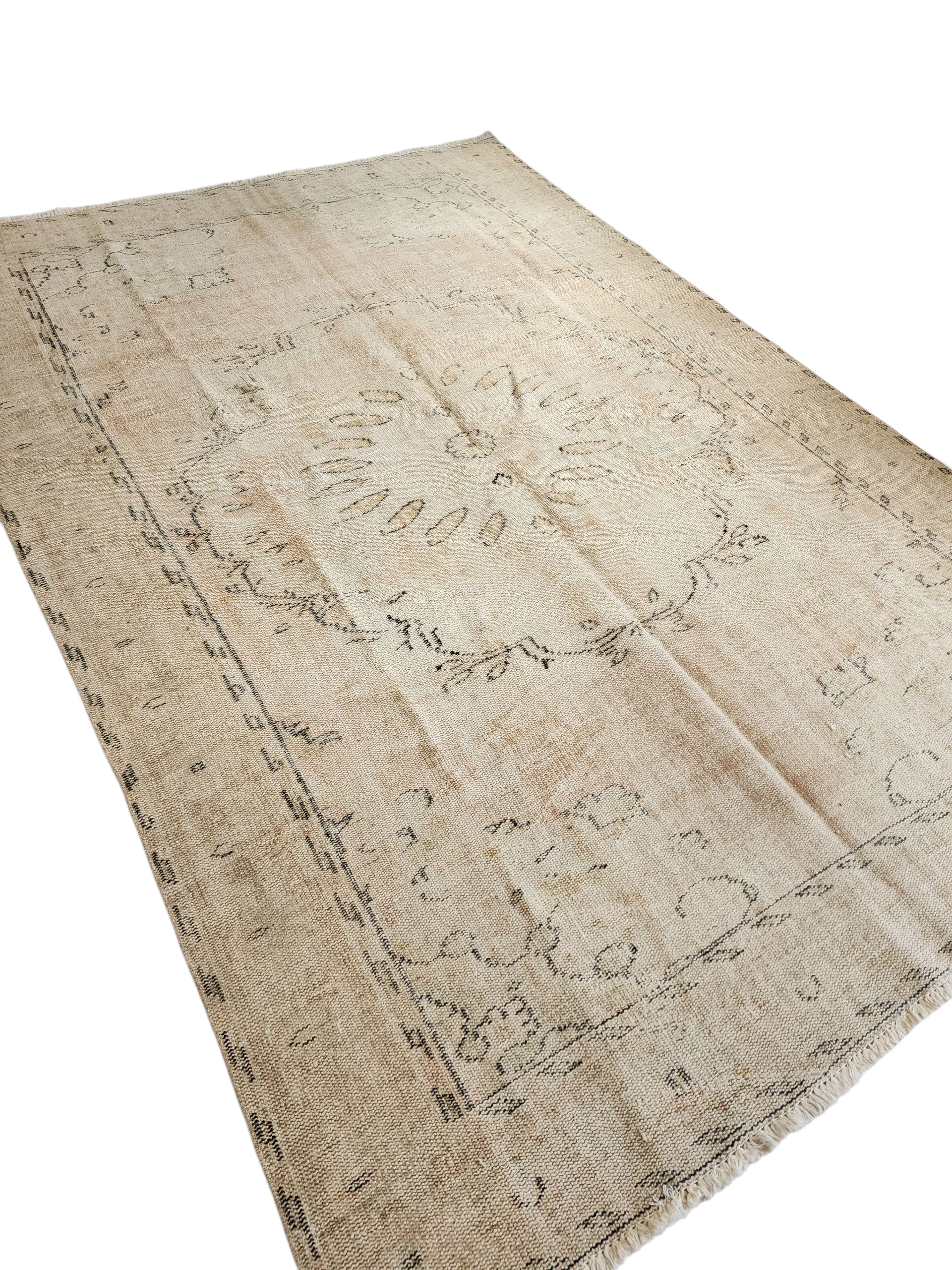 Gevherhan — Vintage Anatolian Wool Area Rug