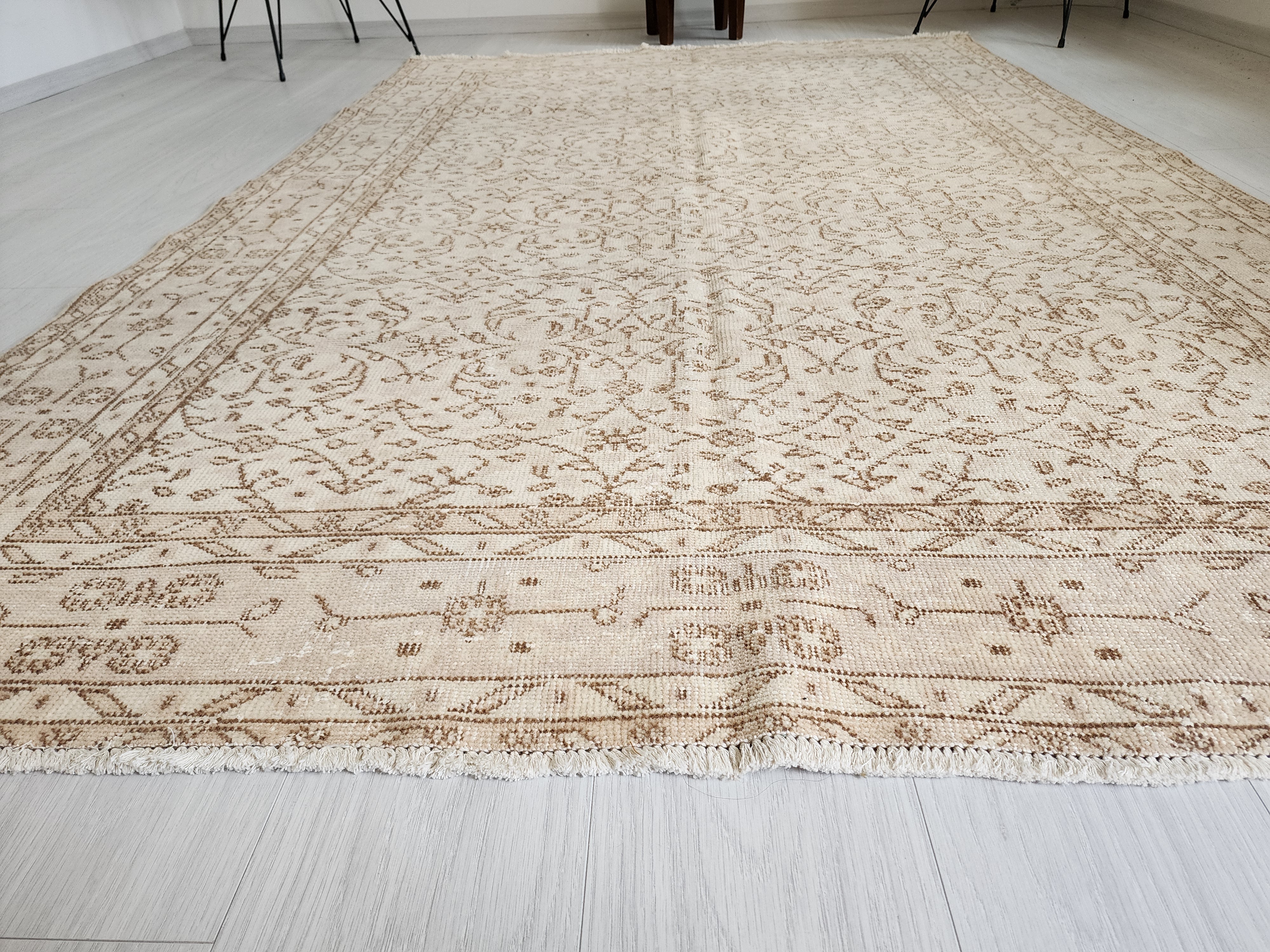 vintage Kayseri Wool Area Rug — colour close-up