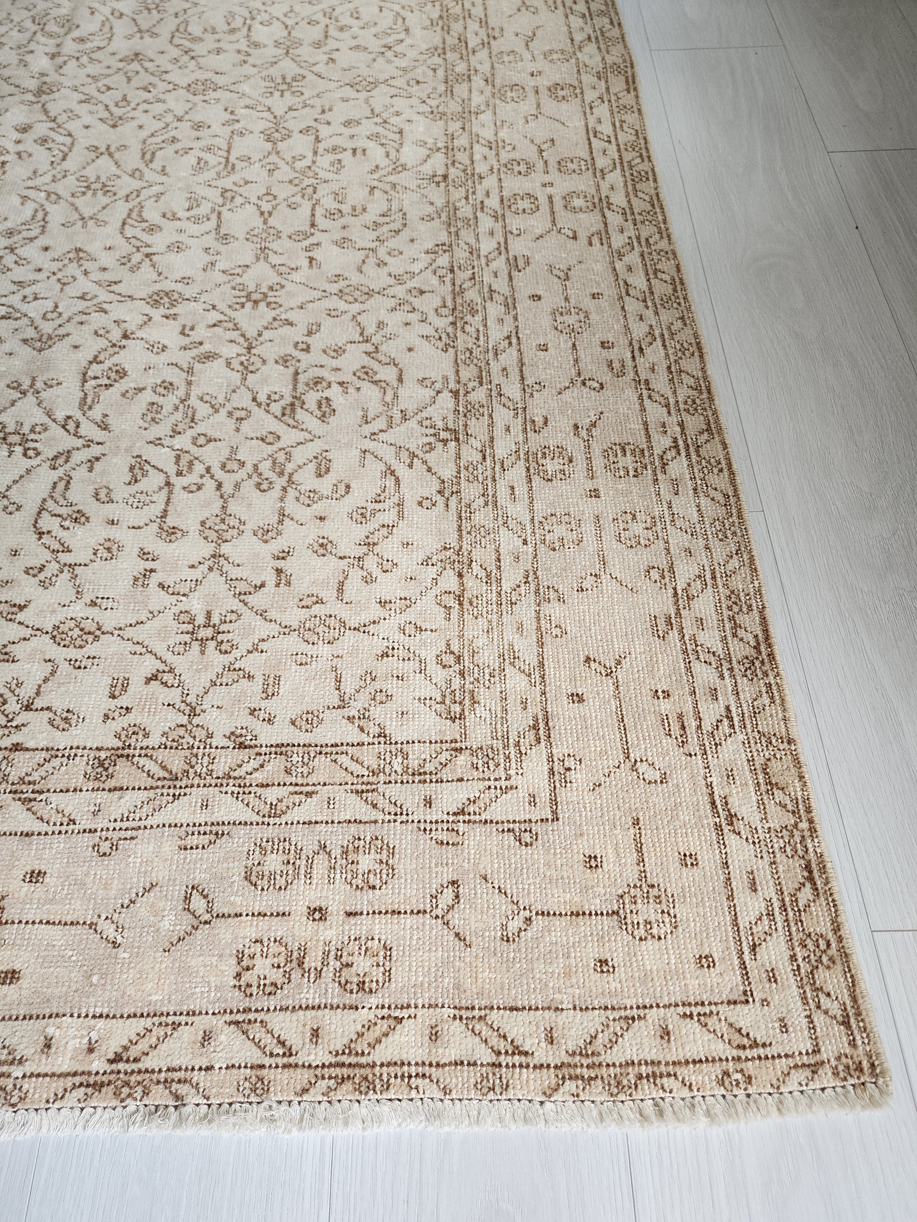 vintage Kayseri Wool Area Rug — edge weave