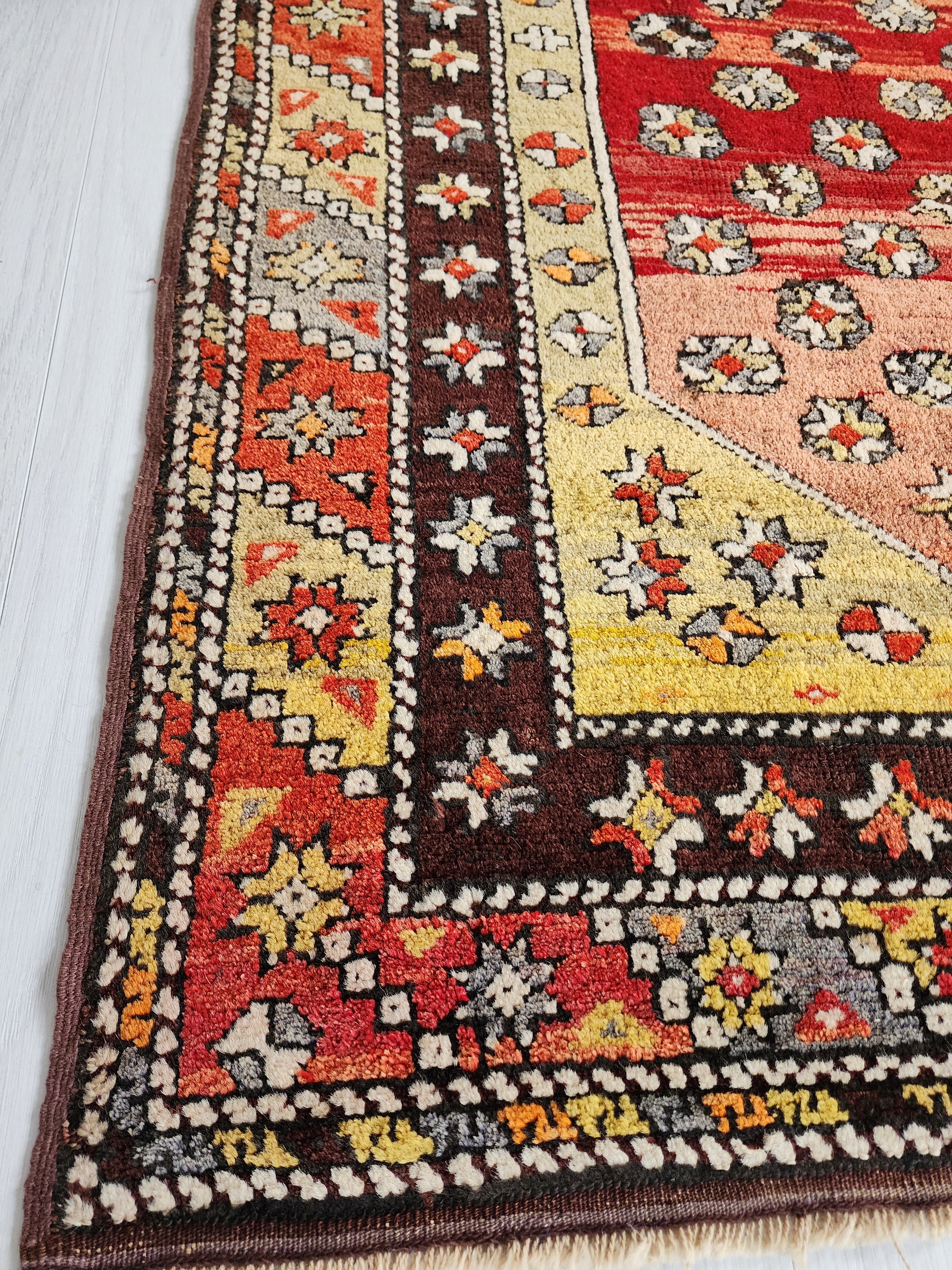 vintage Sivas Small Rug — detail texture